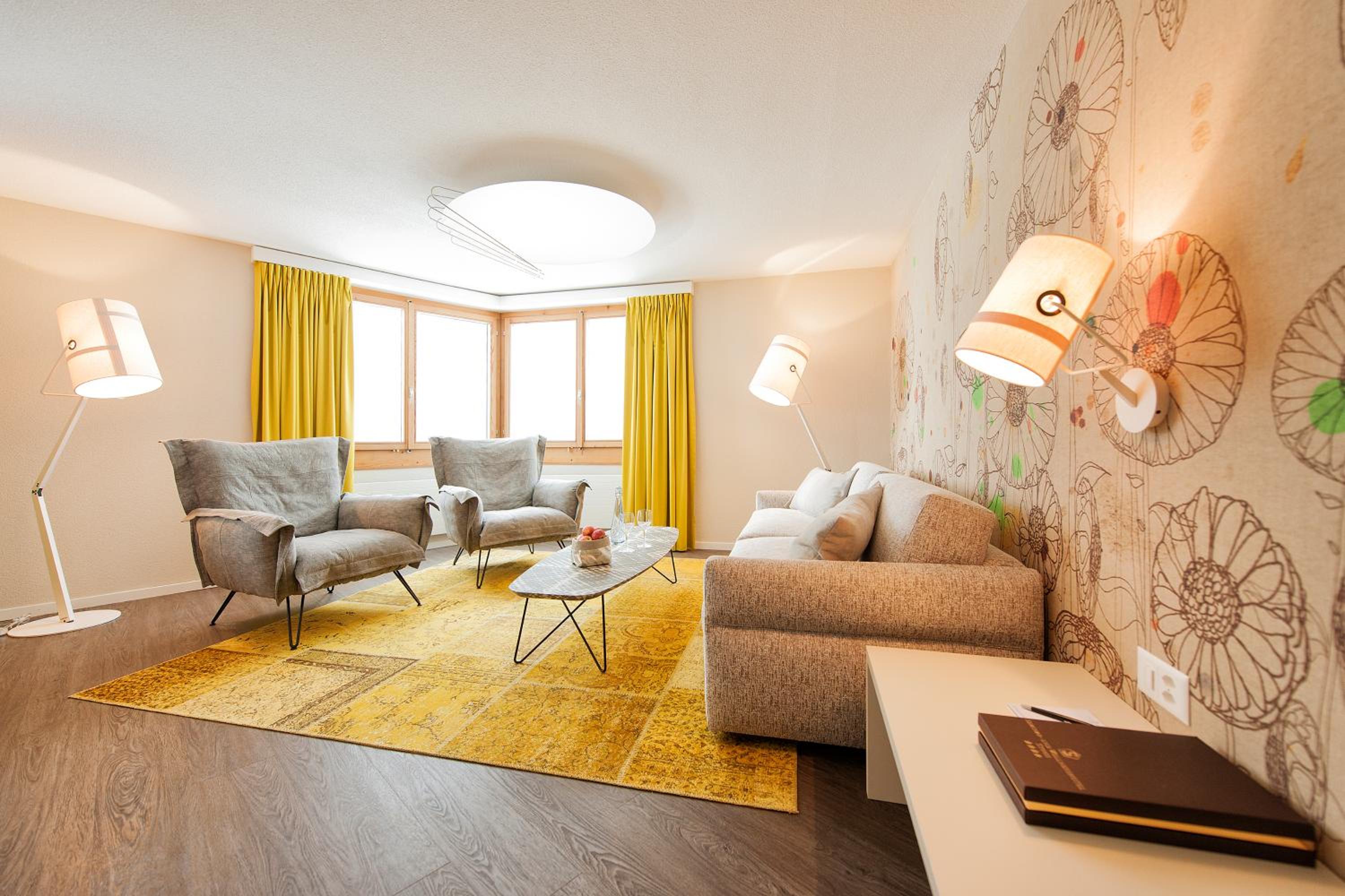 Suite with Balcony - Photo 2
