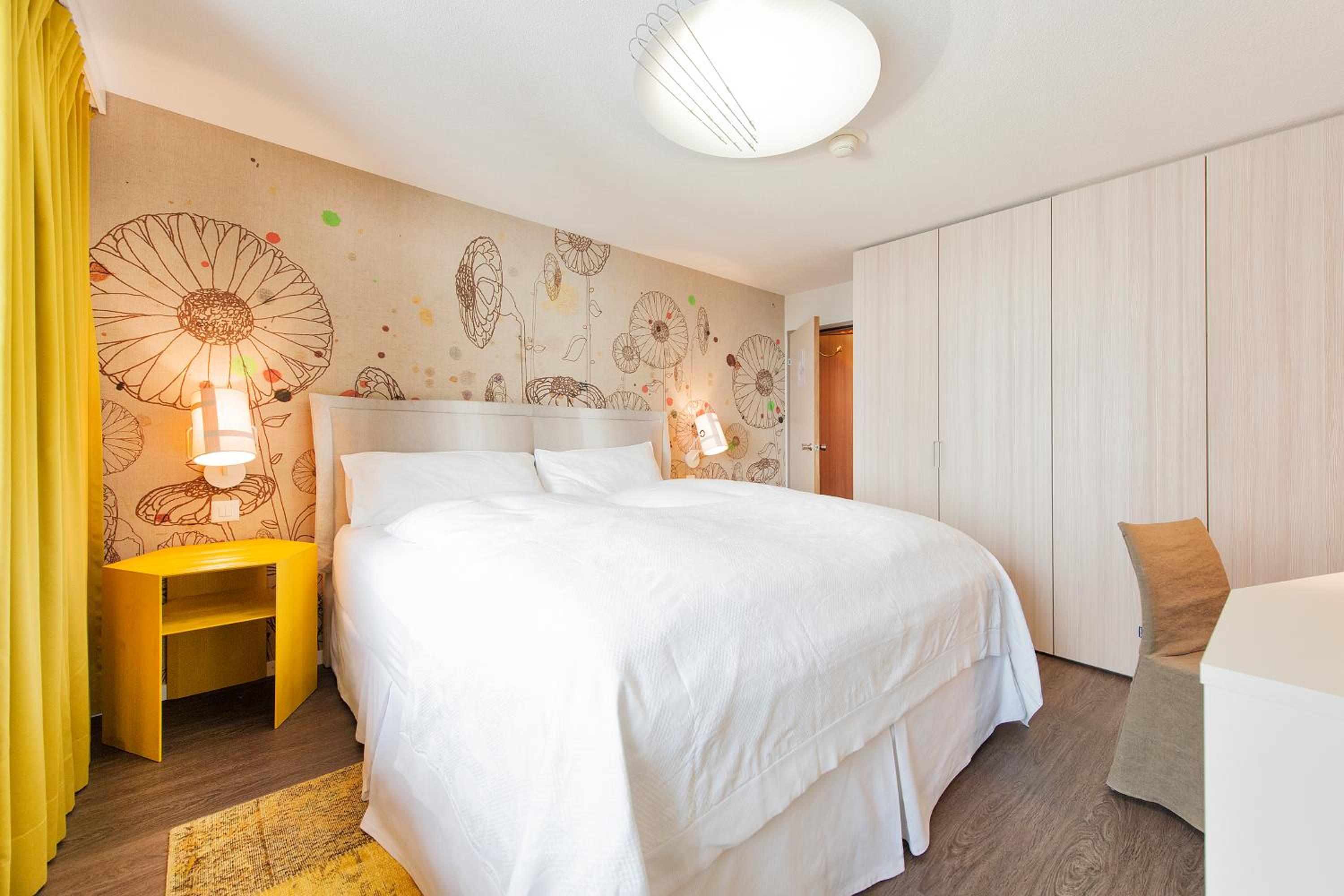 Suite with Balcony - Photo 5