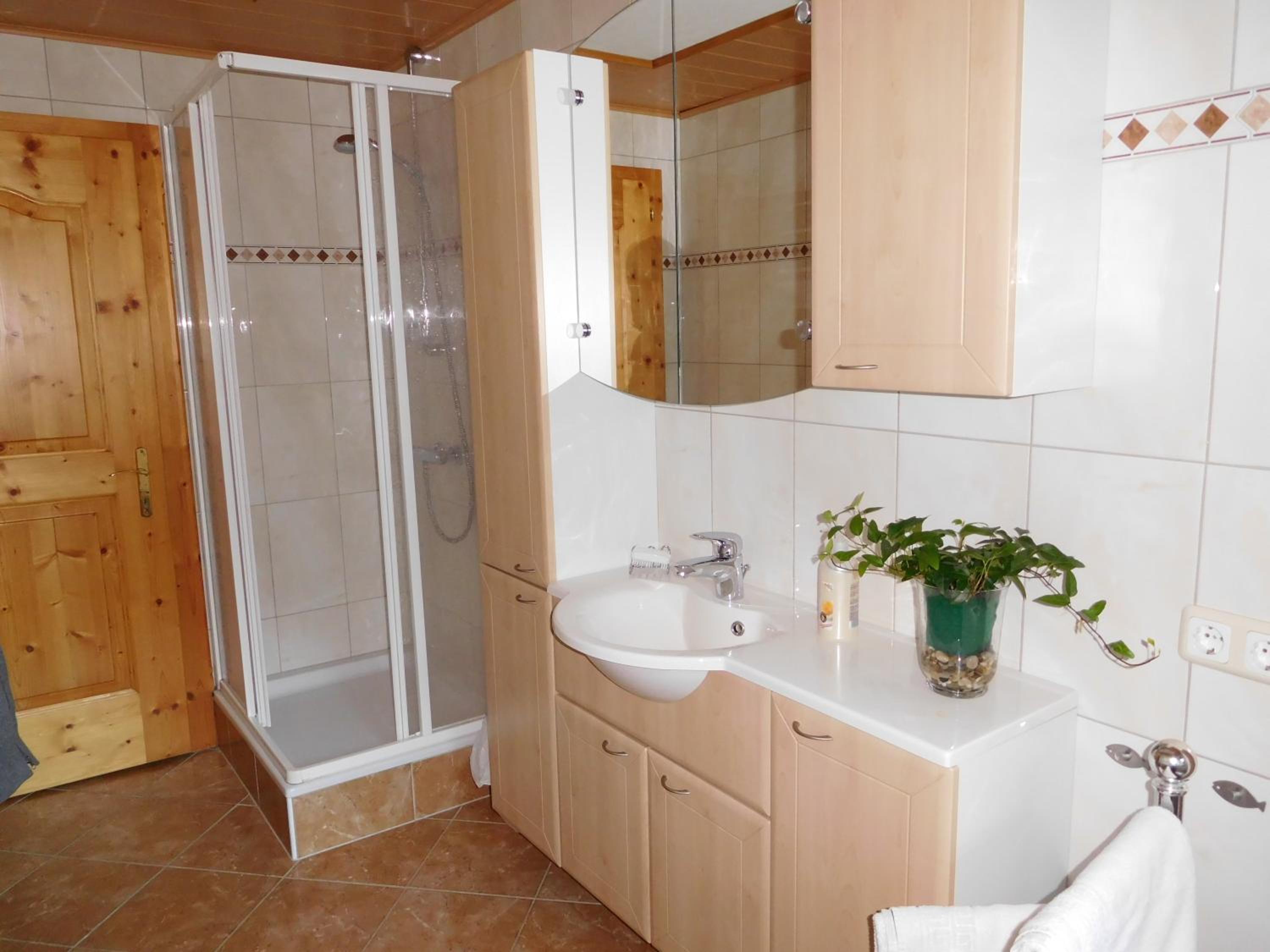 Apartment with Balcony - Photo 5