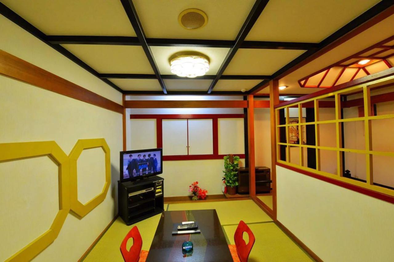 Twin Room - Photo 2