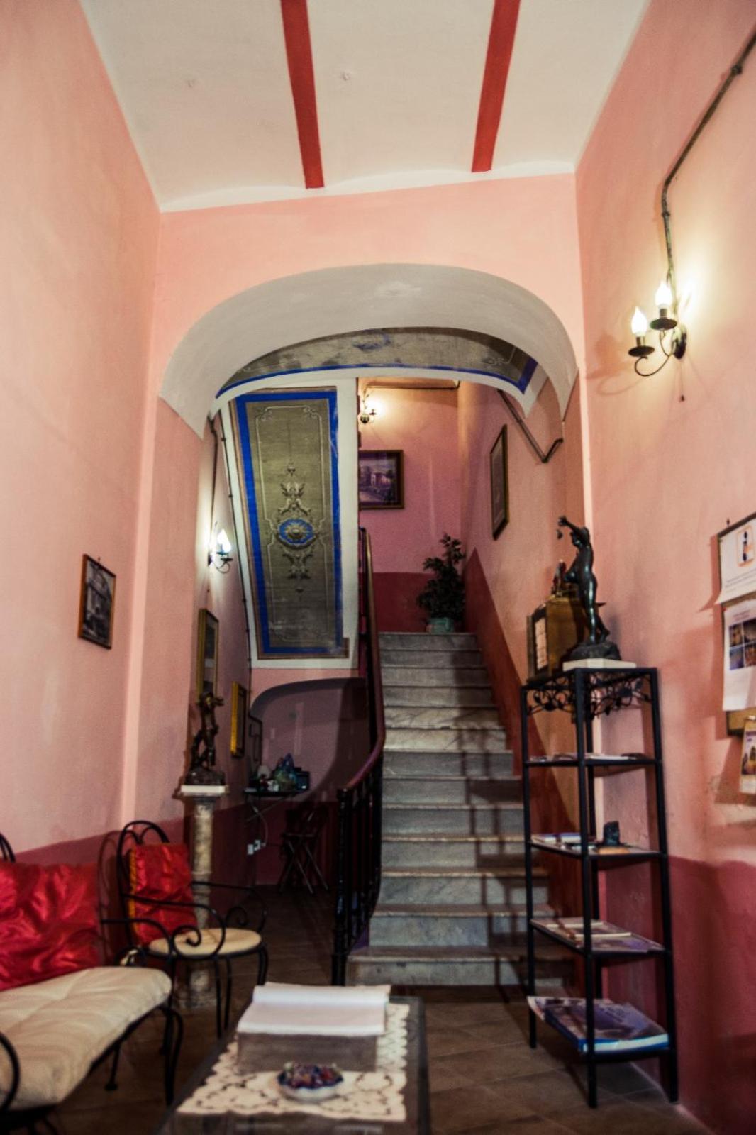 Double Room with Private Bathroom photo 2