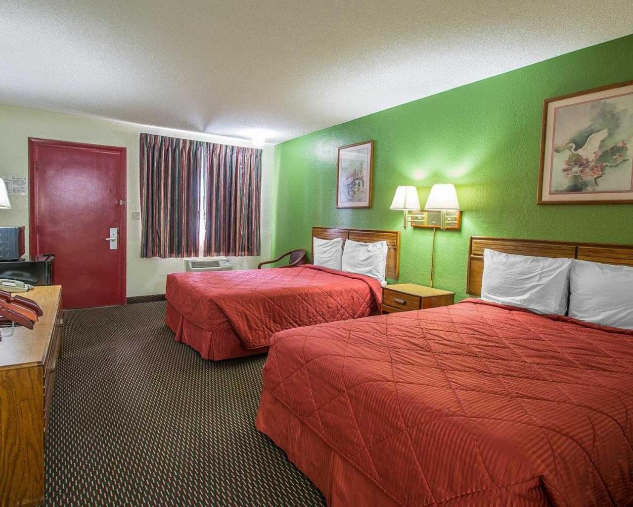 Double Room with Two Double Beds - Smoking