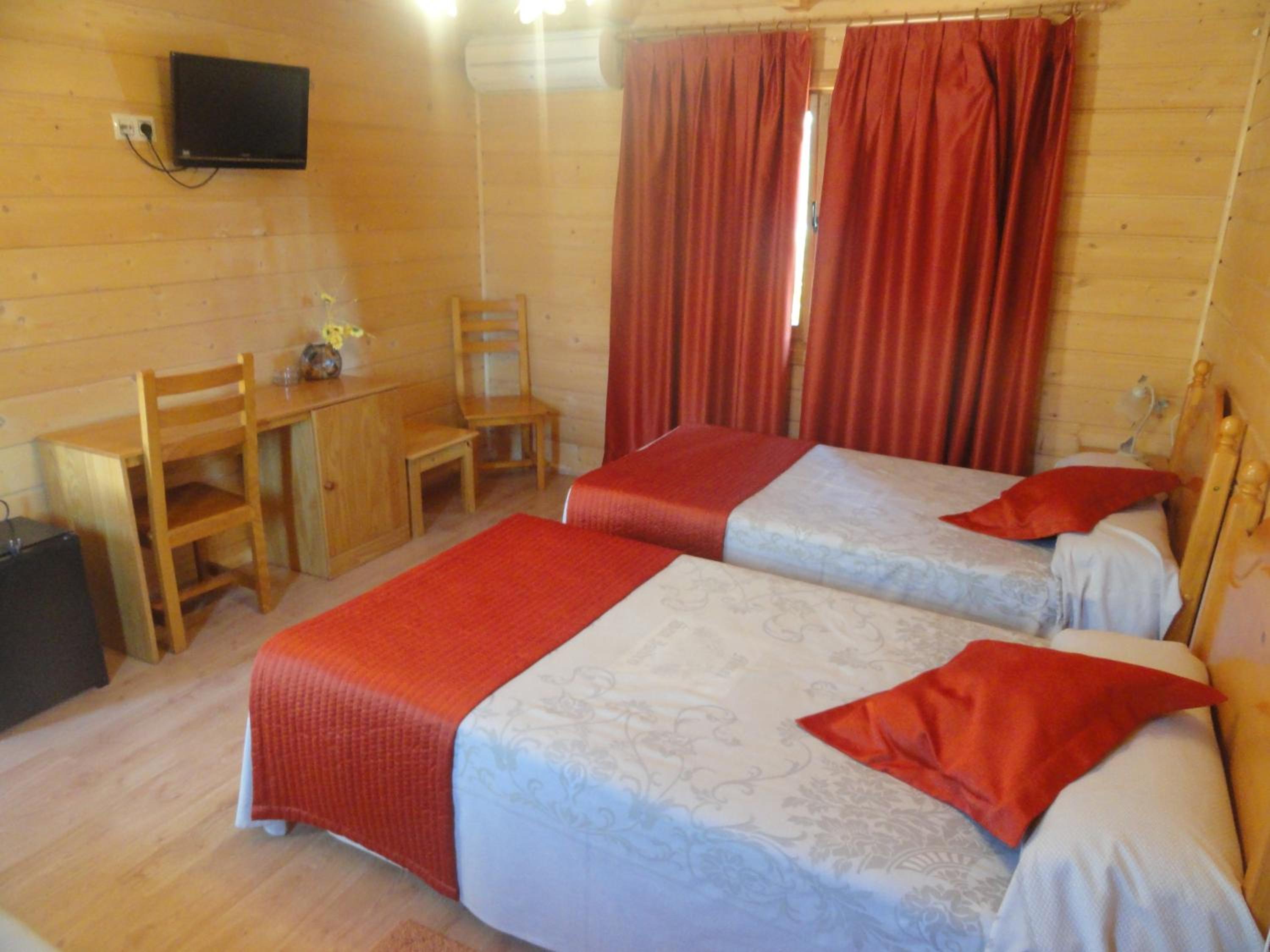 Twin Room - Photo 5