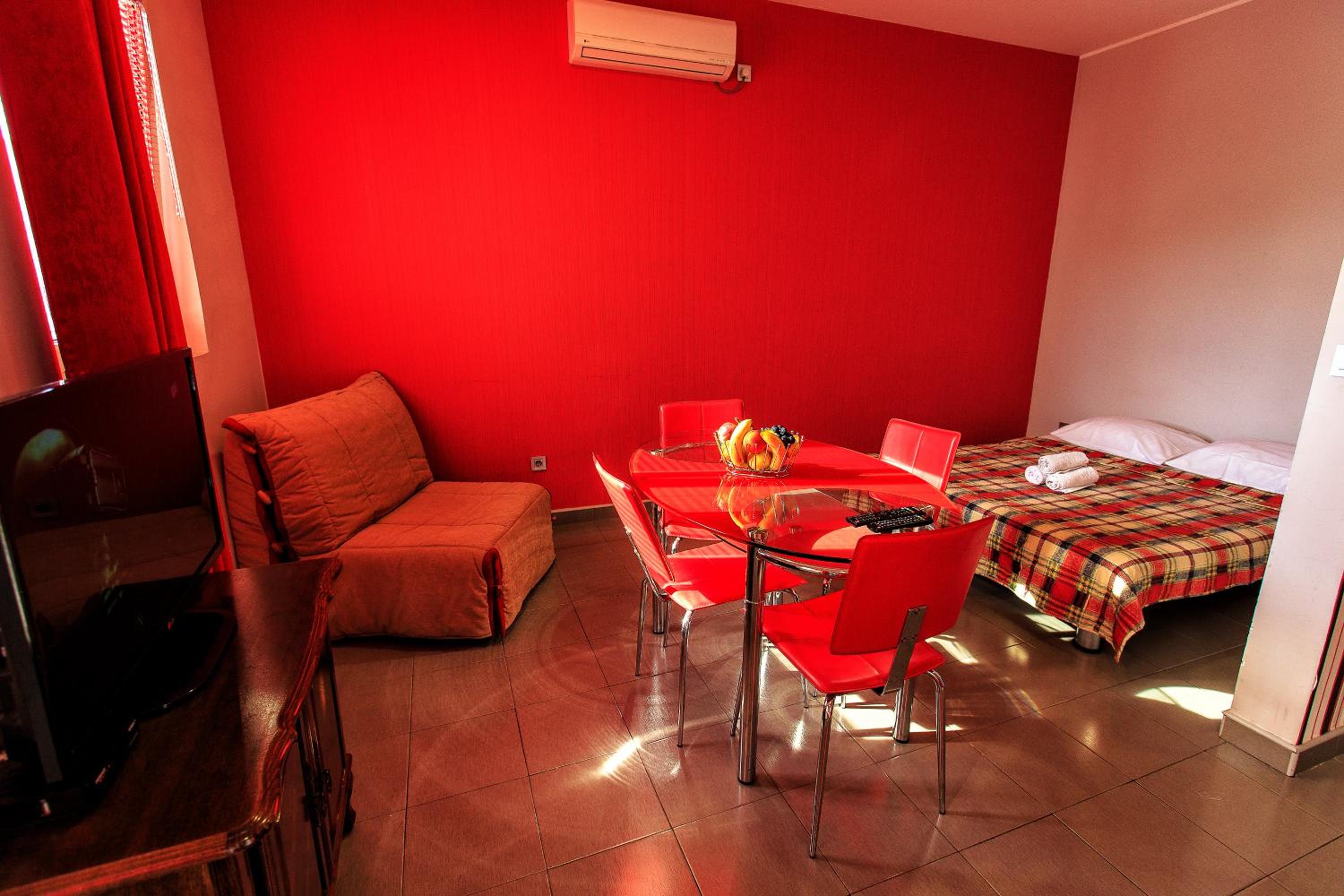 Studio Apartment photo 2