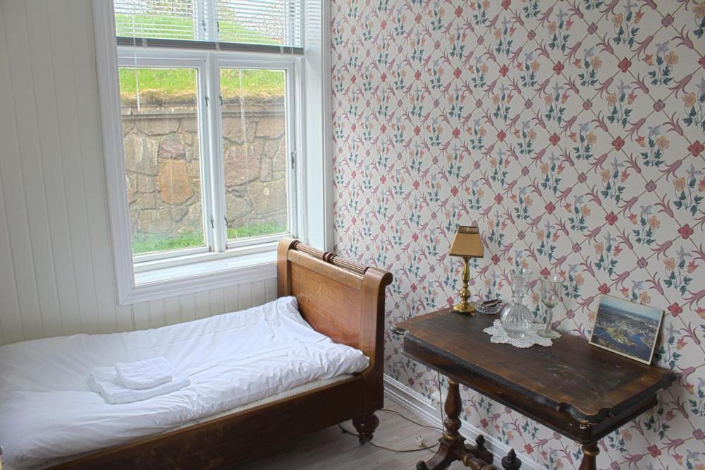 Single Room with Shared Bathroom photo 1
