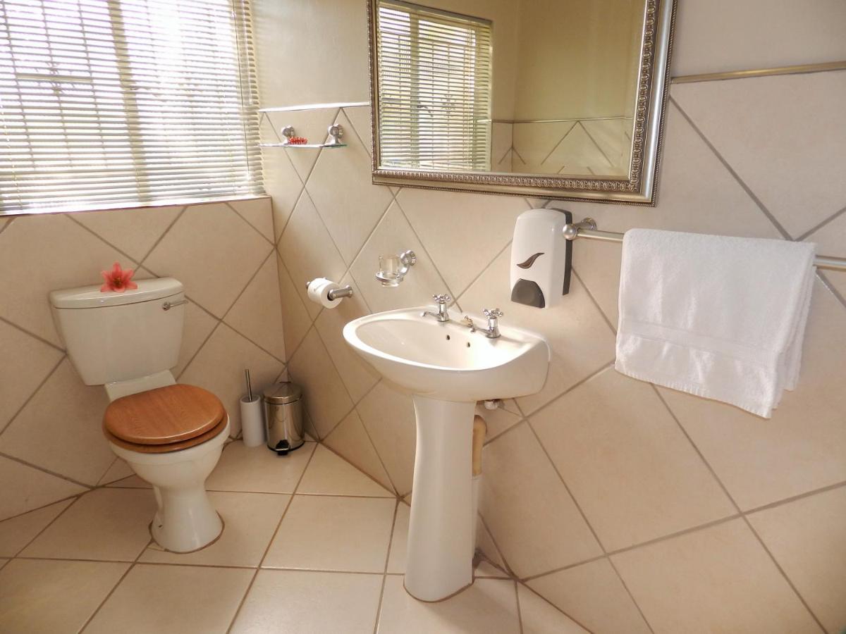 Deluxe Double Room with Shower photo 2