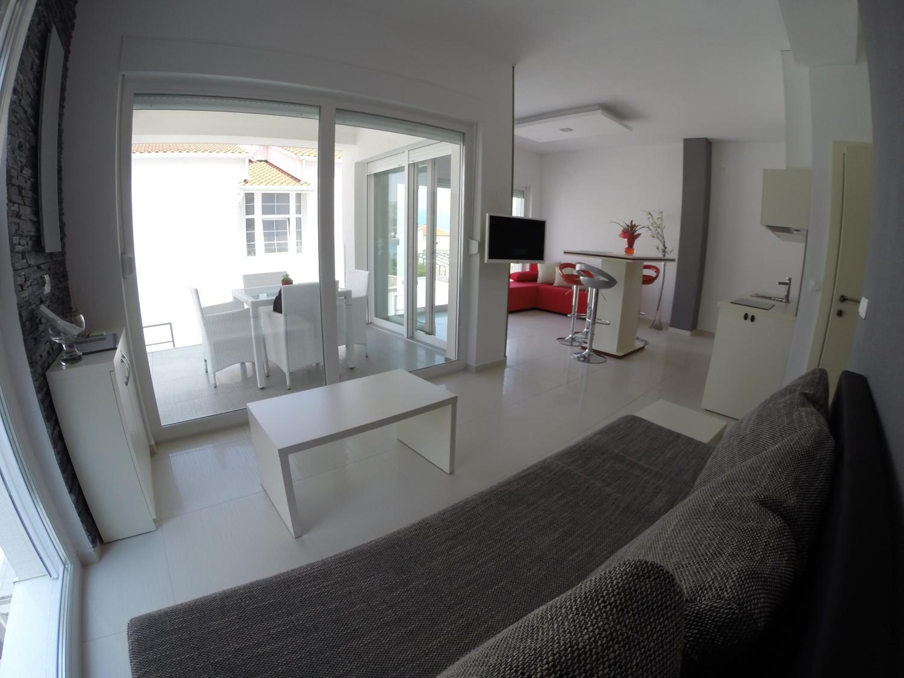 One-Bedroom Apartment with Balcony - Ground Floor