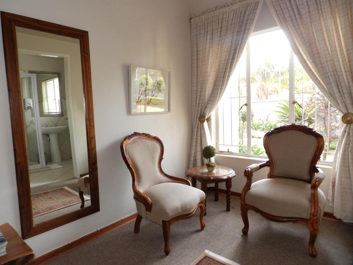 Double or Twin Room photo 3