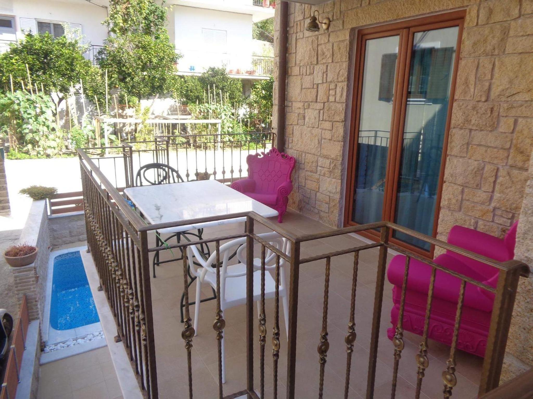 Romantic Suite with Terrace and Pool View photo 3