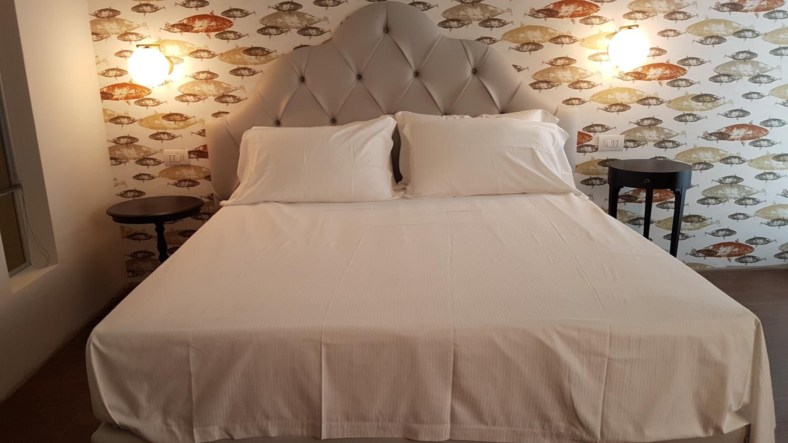 Deluxe Double or Twin Room with City View - Photo 4
