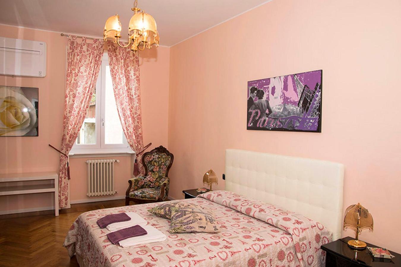Double Room with Private External Bathroom photo 1