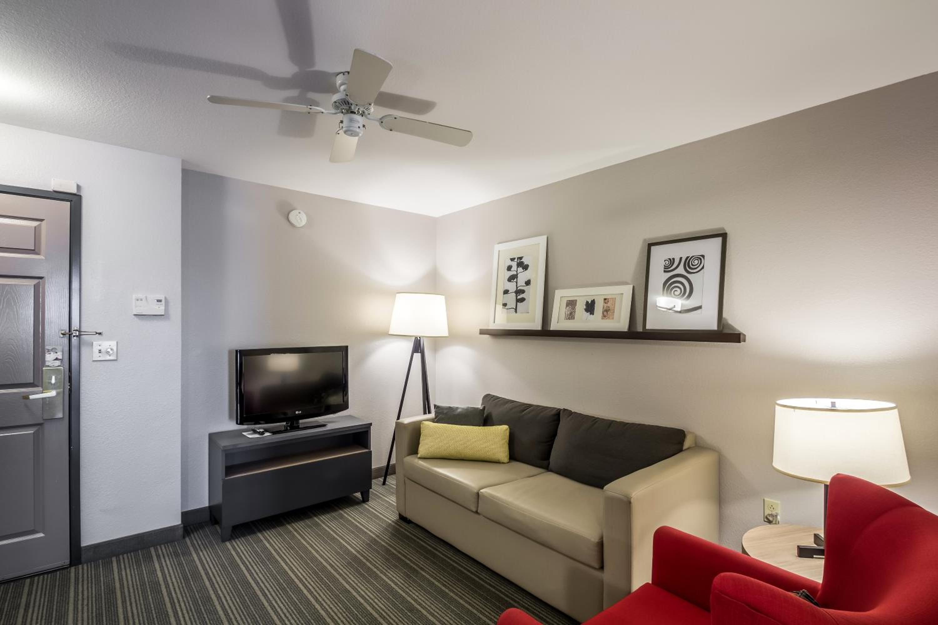 One-Bedroom King Suite with Sofa Bed - Non-Smoking - Photo 2