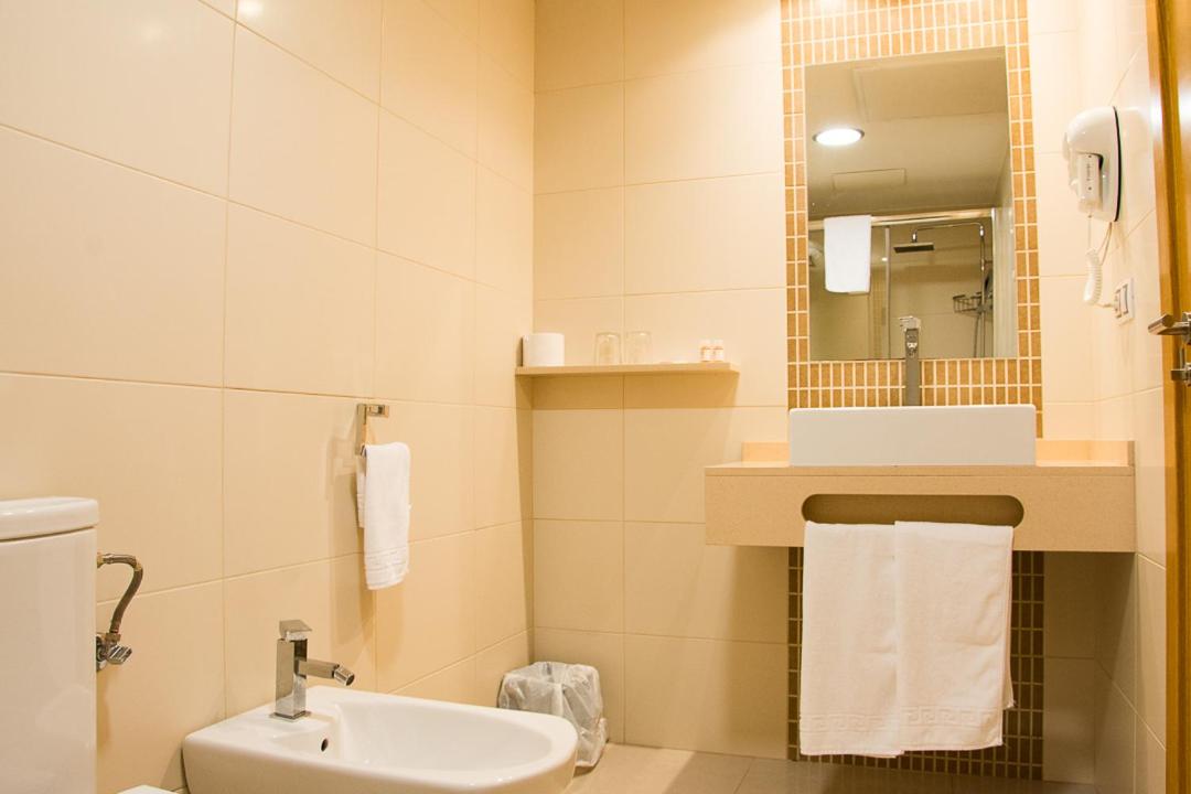 Double or Twin Room without Sea View - Photo 6