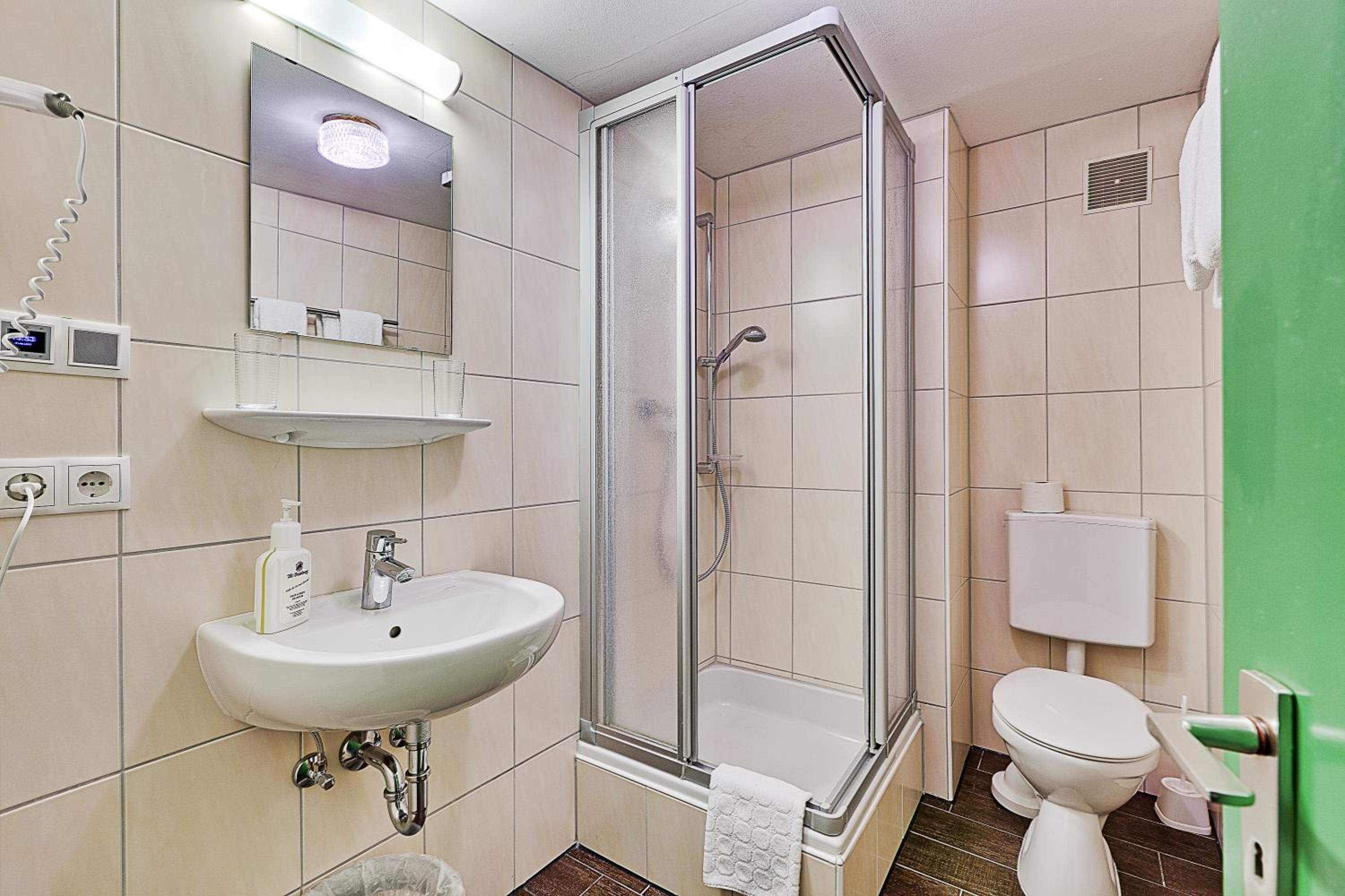 Double Room - Photo 6