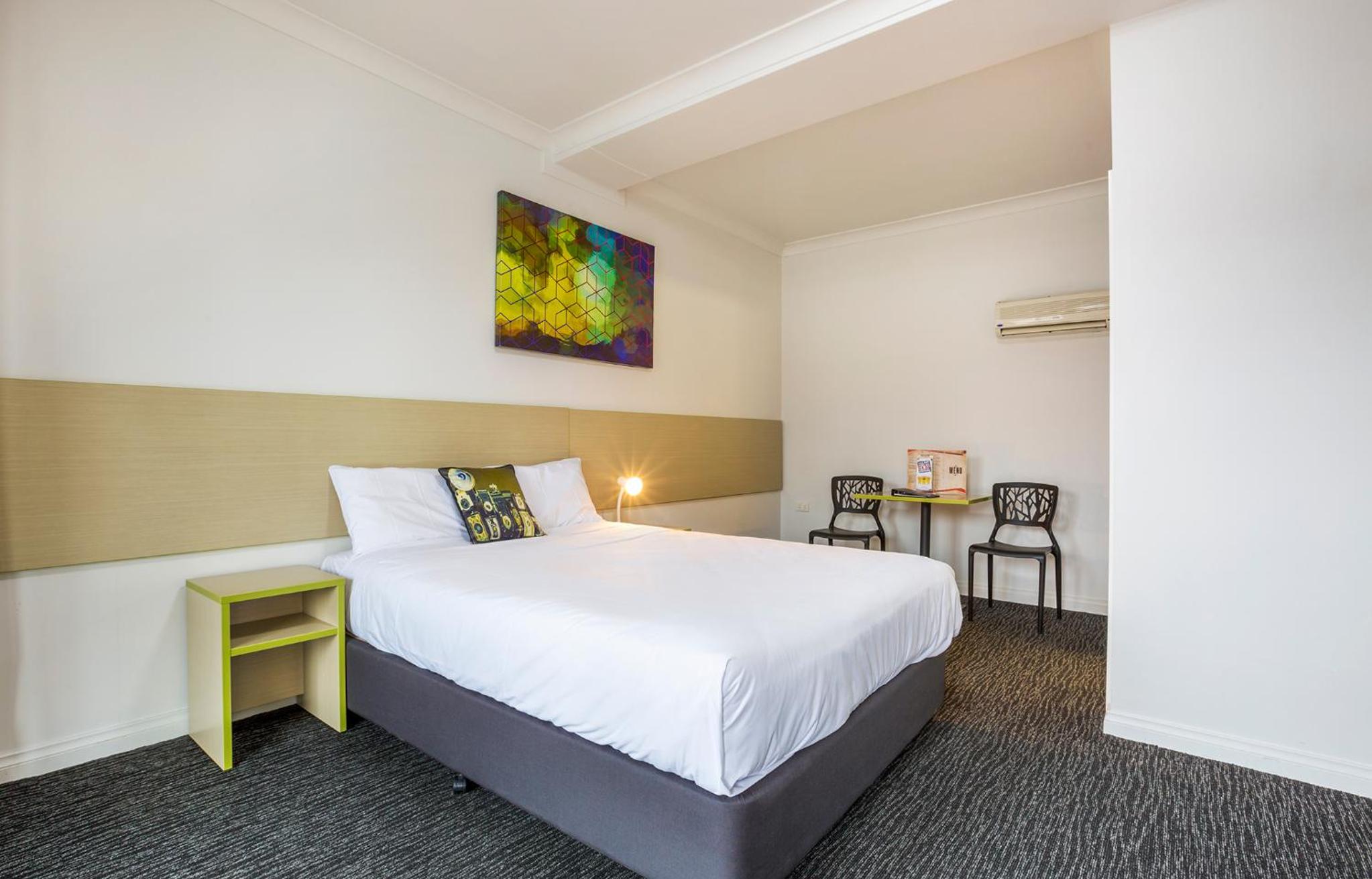 Standard Queen Room photo 1