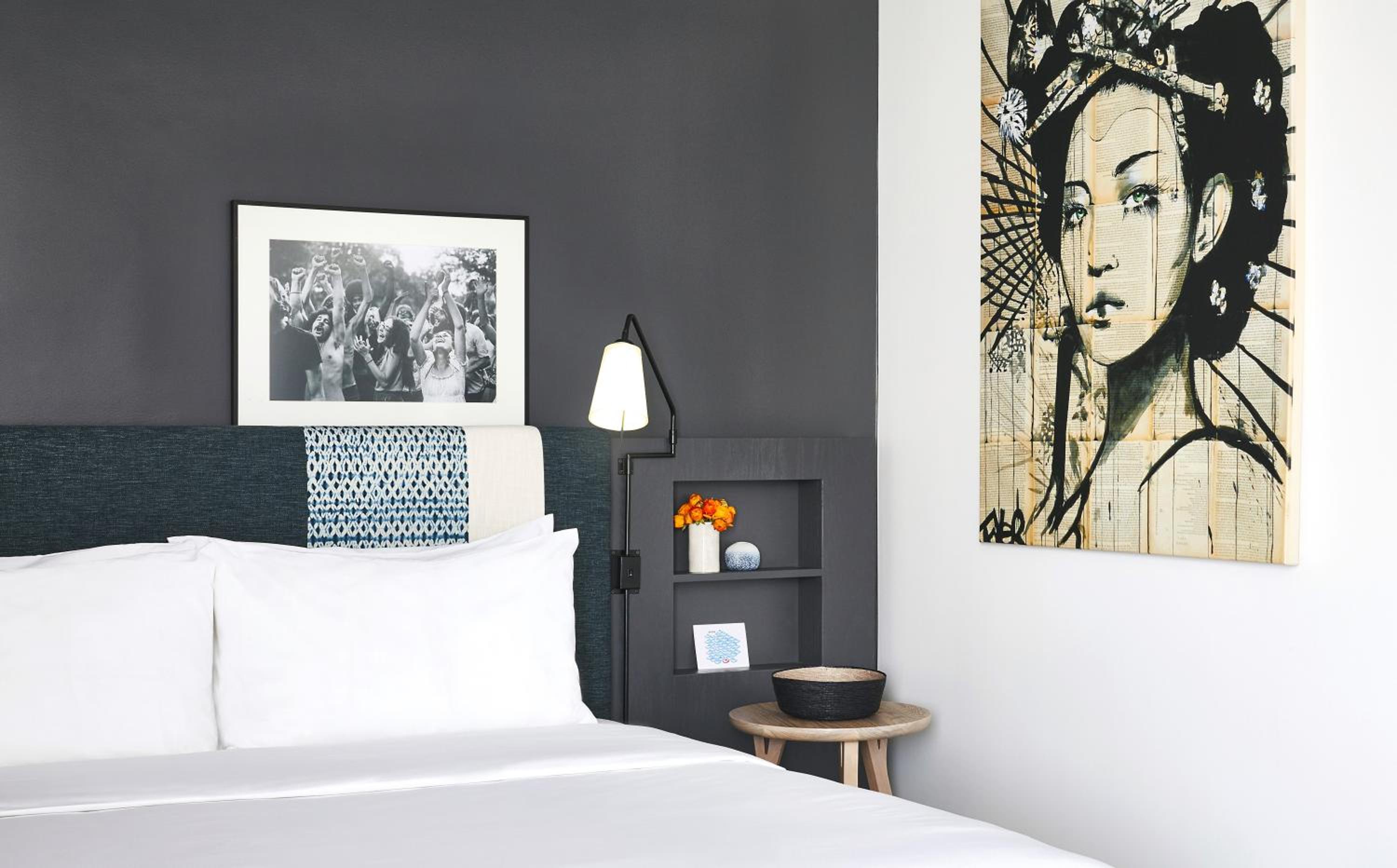 King Room with Balcony and City View  - Photo 2