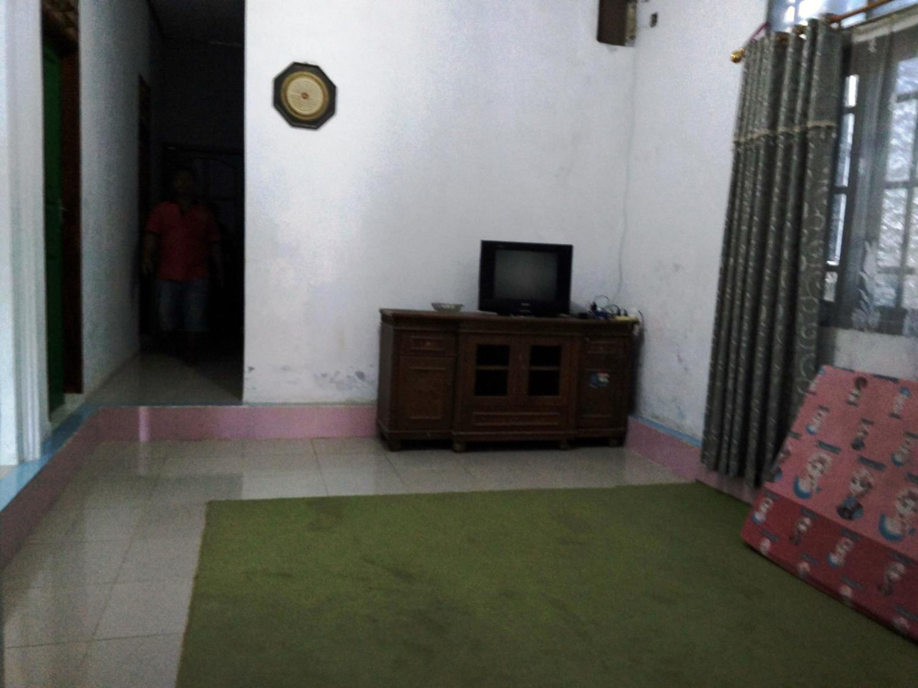 Standard Family Room photo 2