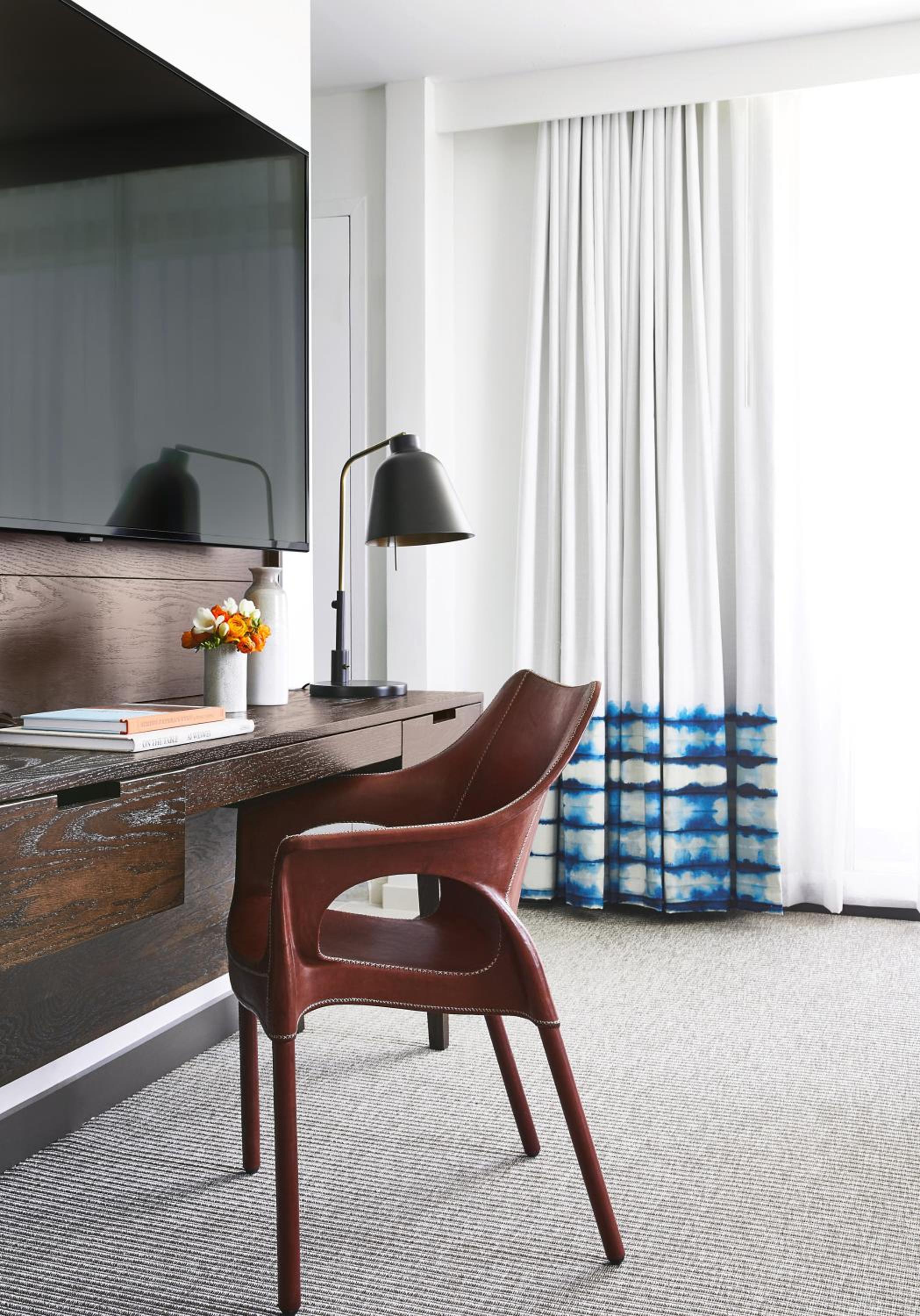 Corner King Room - Photo 13