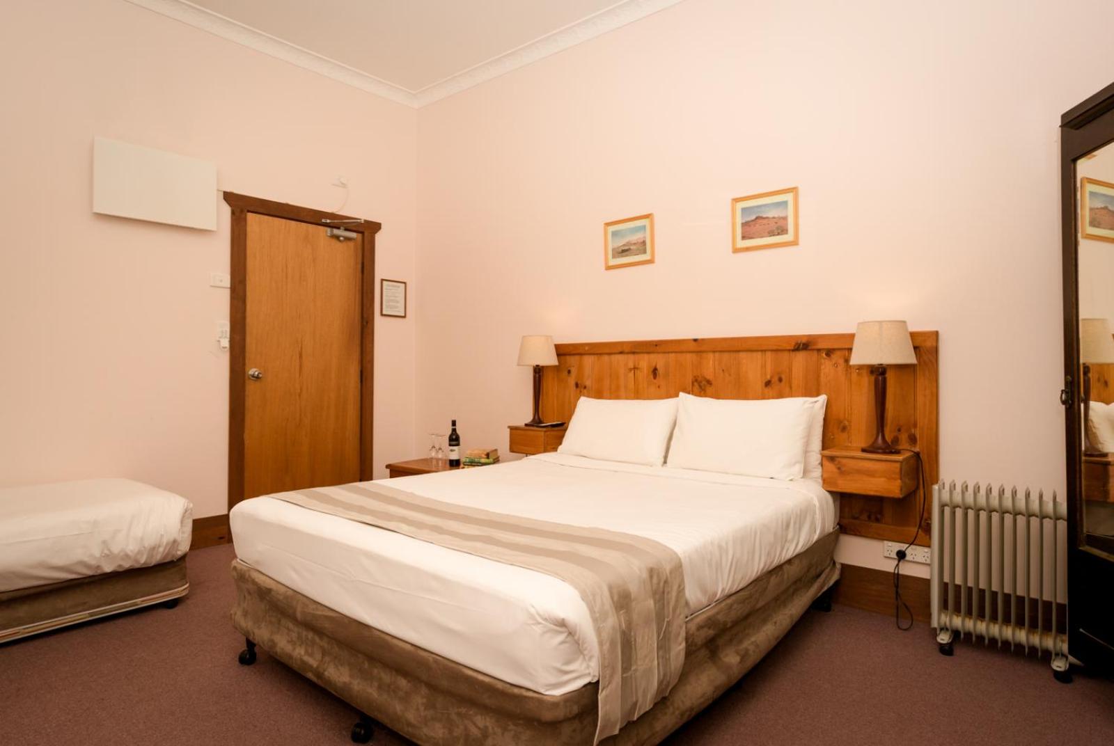 Twin Room - Photo 4