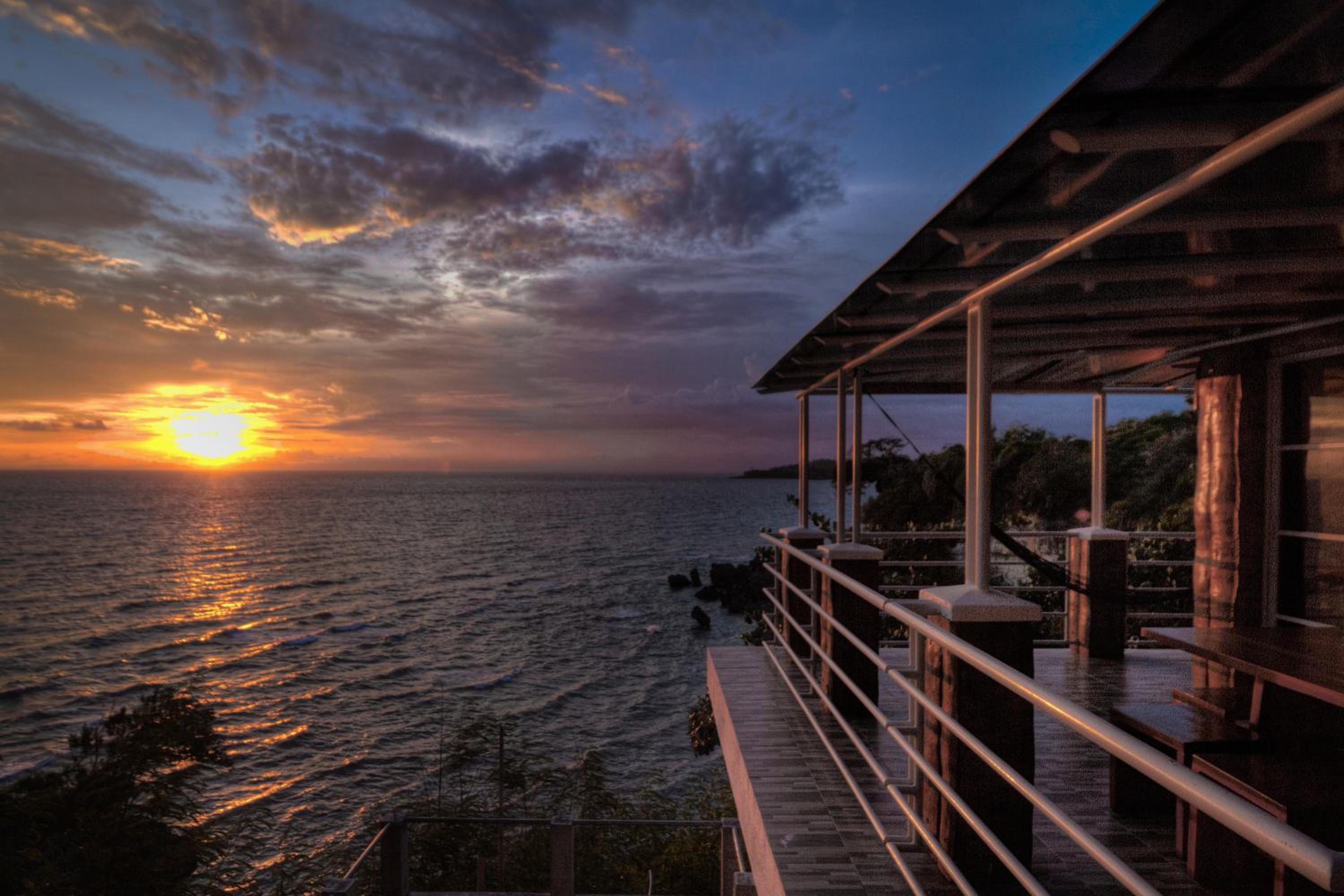Deluxe Bungalow with Sea View - Photo 3