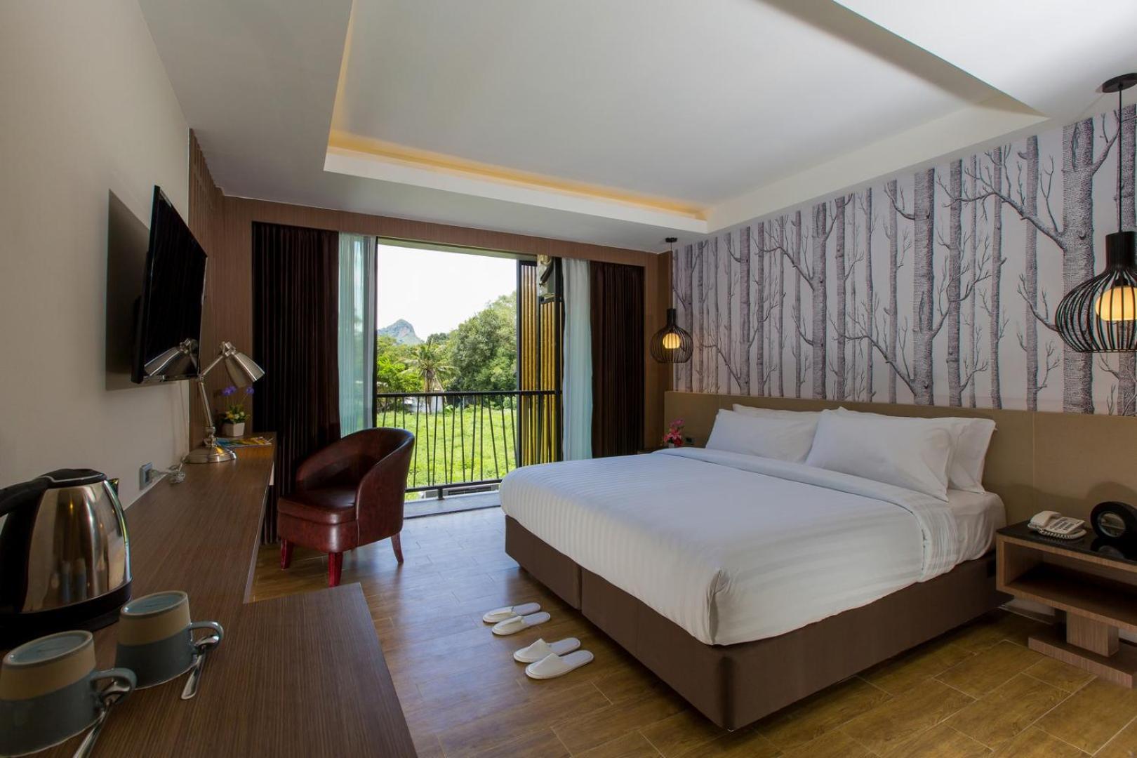 Deluxe King Room photo 2
