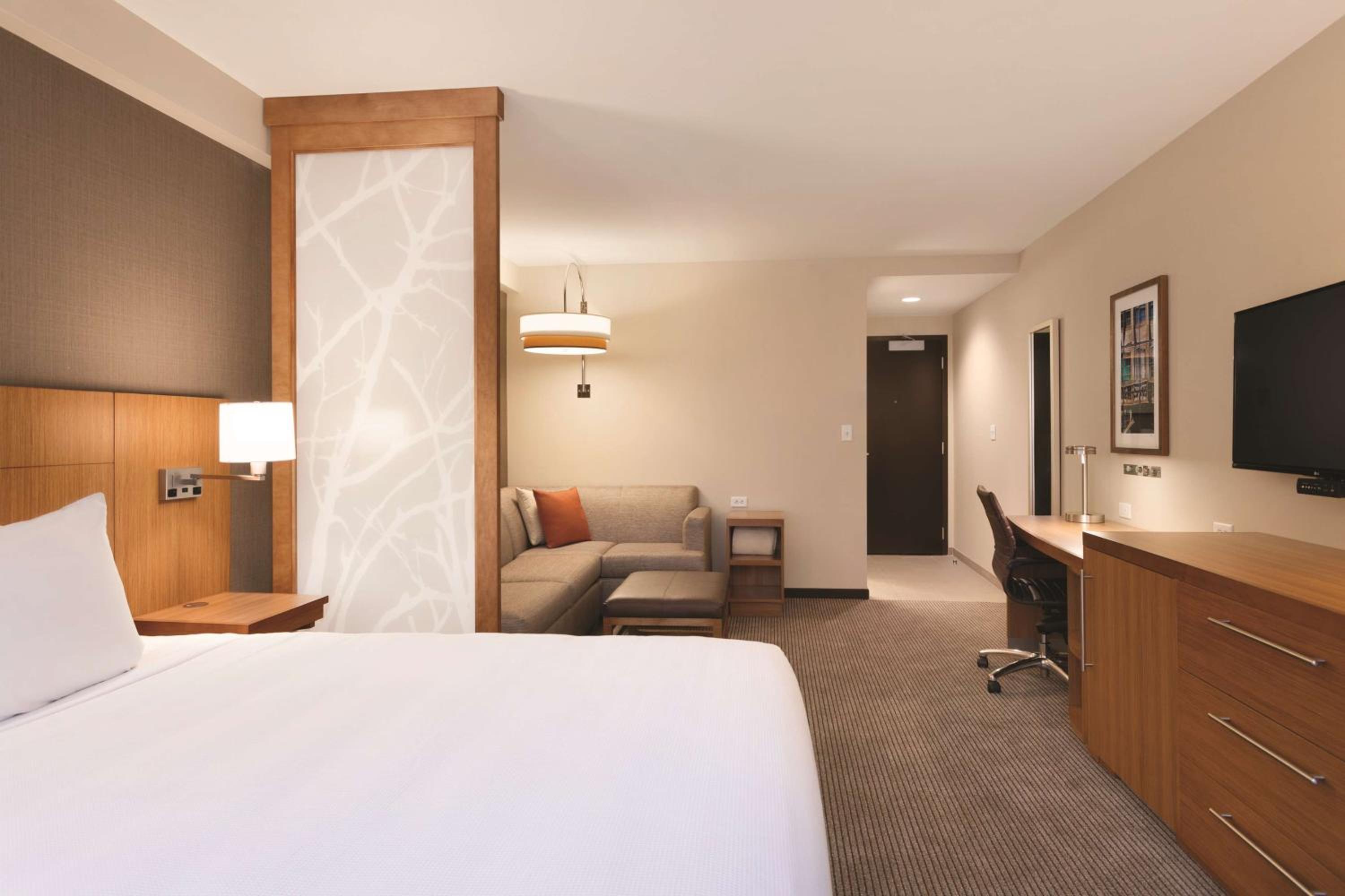 Queen Room with Two Queen Beds, Sofa Bed and Accessible Tub photo 2