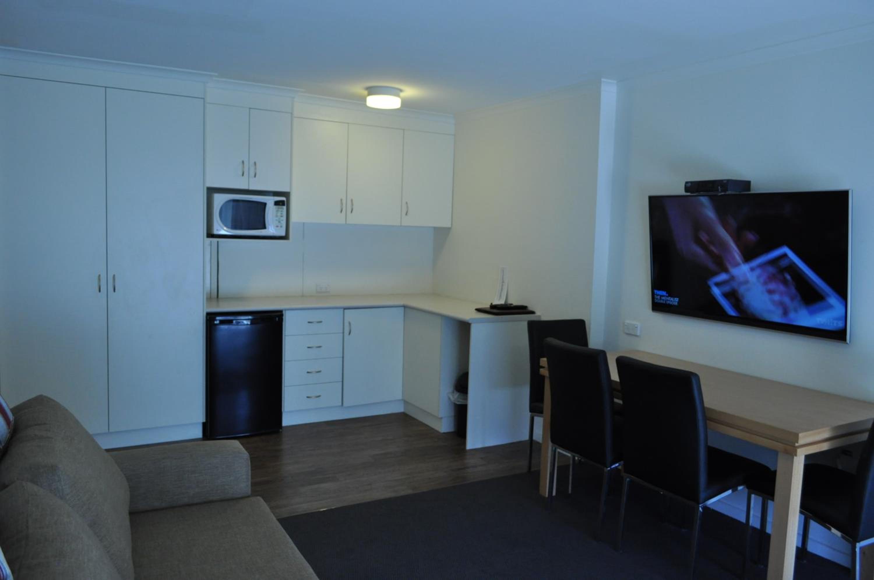 Deluxe Two-Bedroom Suite photo 3
