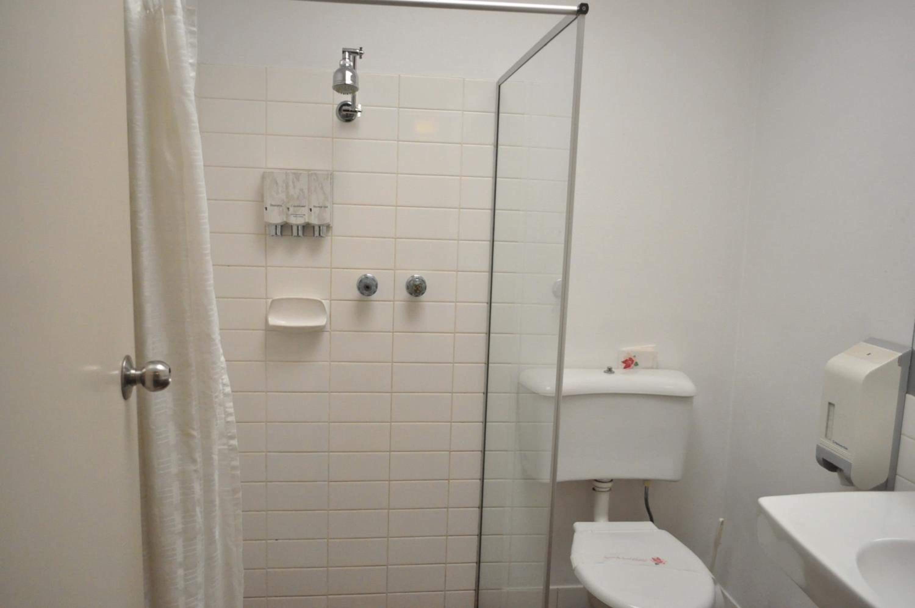 Economy Double Room photo 2