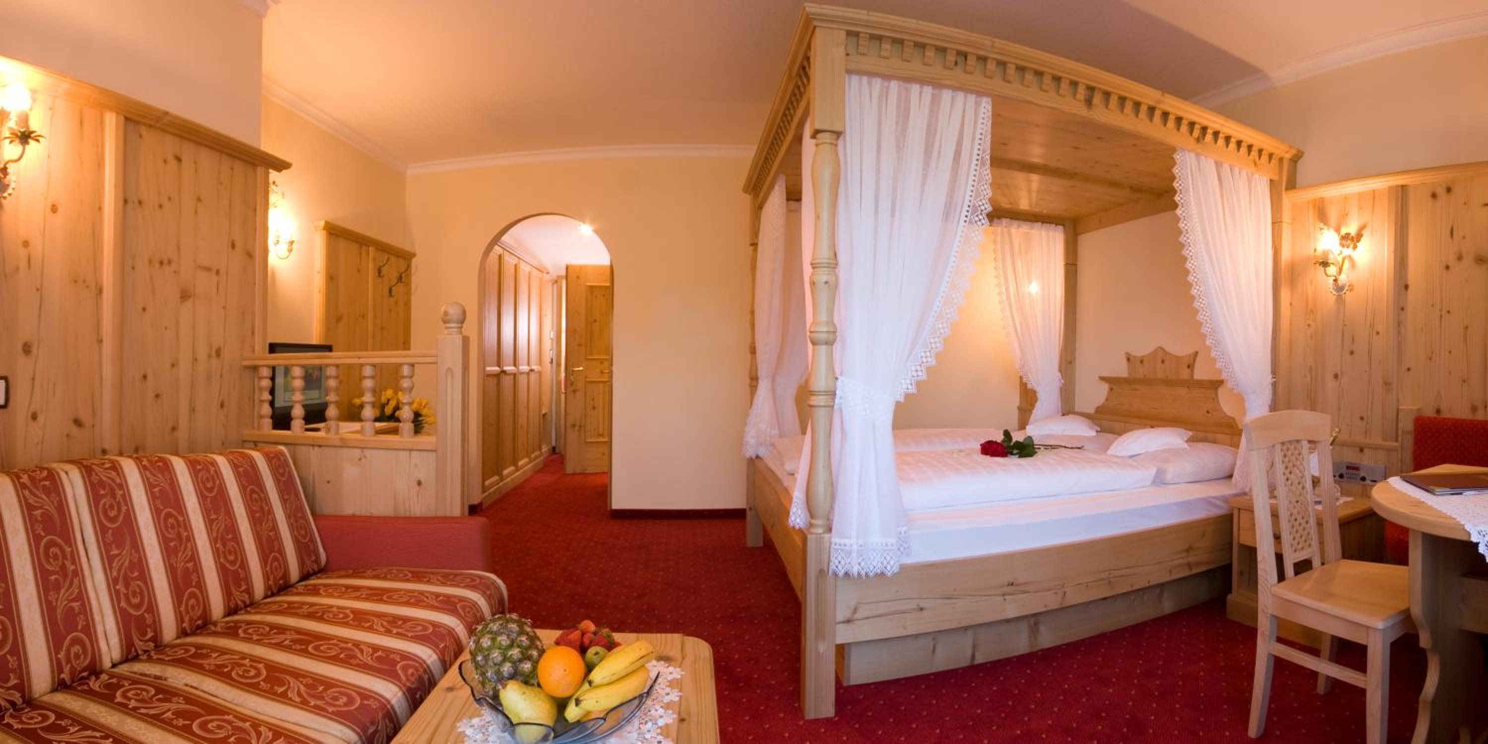 Junior Suite with Balcony - Photo 5