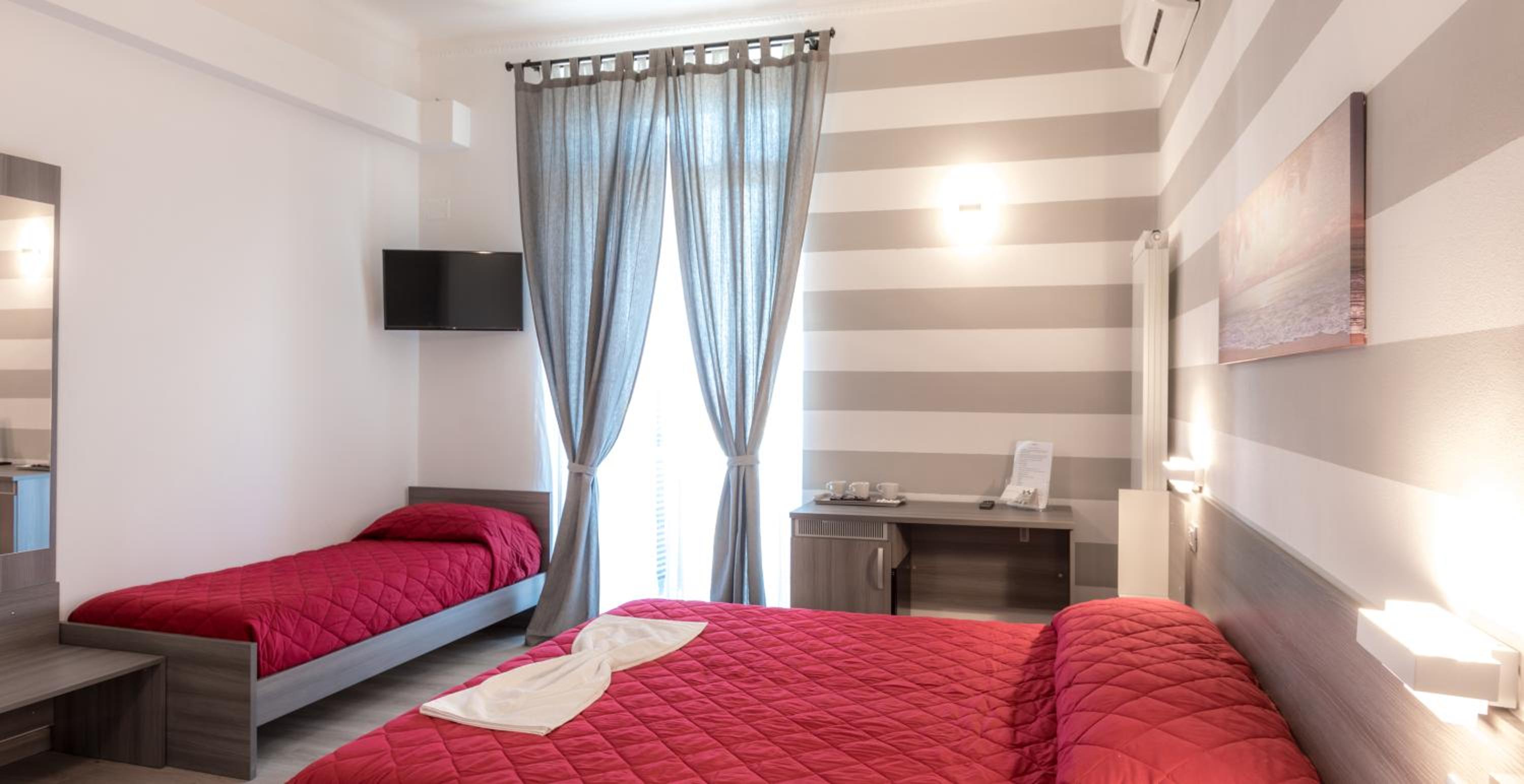 Deluxe Triple Room with Sea View