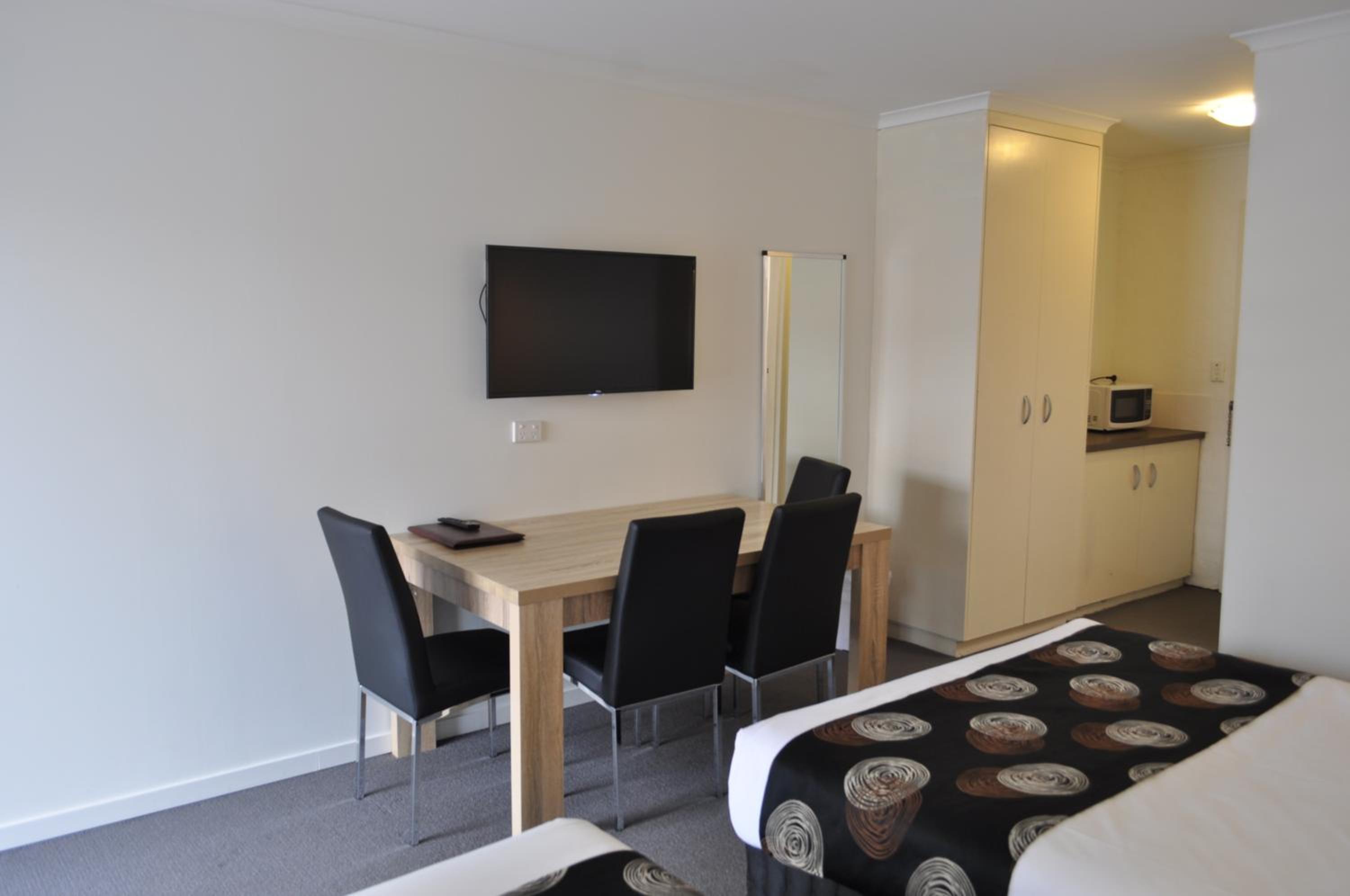 Standard Family Room photo 1