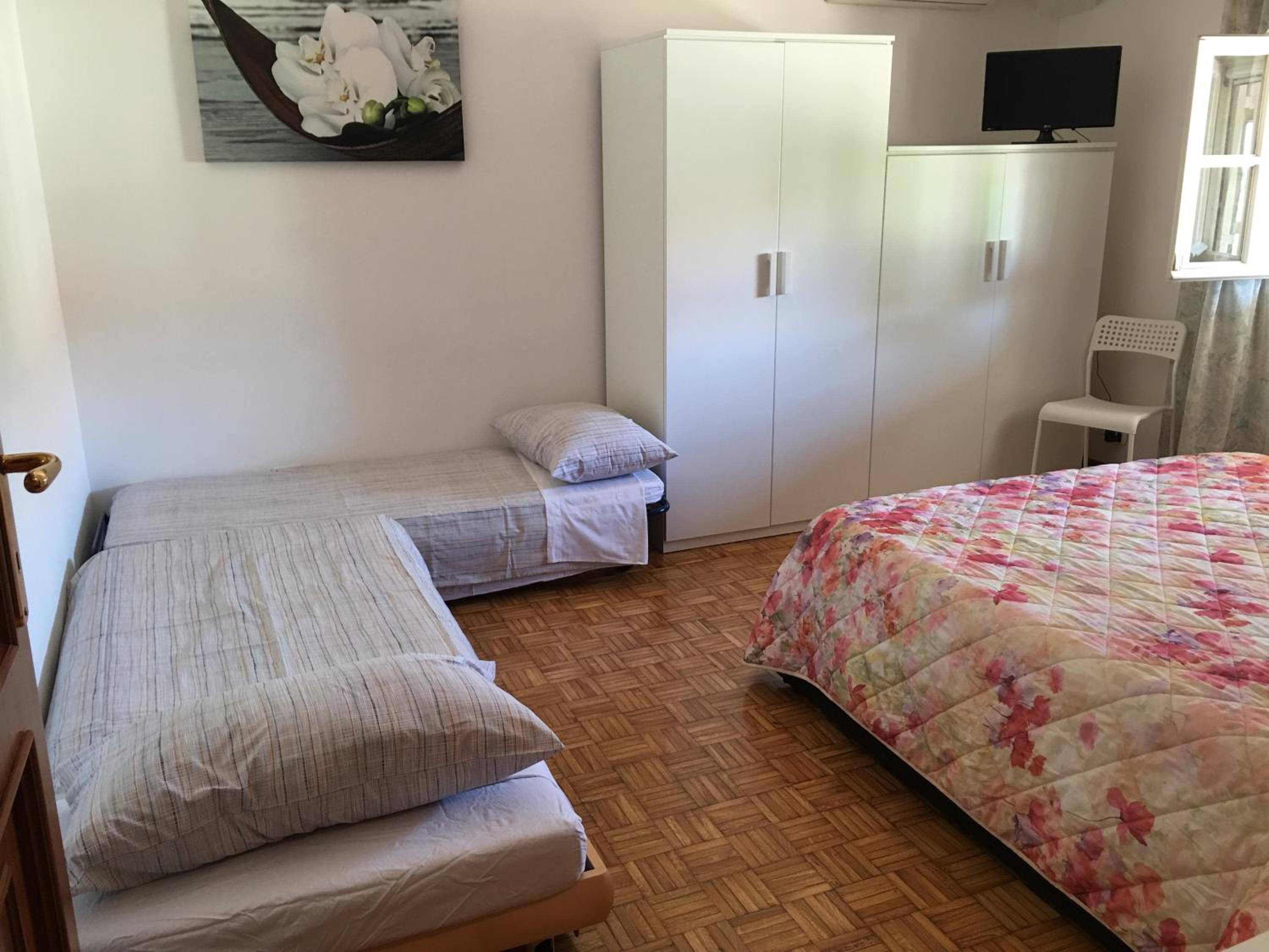 Deluxe Room (2 Adults + 1 Child) photo 3