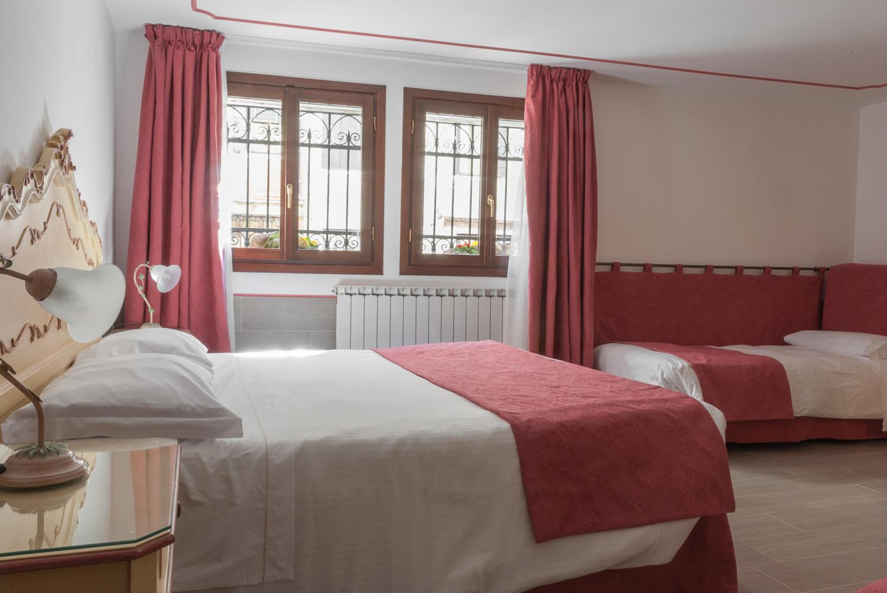 Triple Room with Canal View - Ground Floor  photo 1