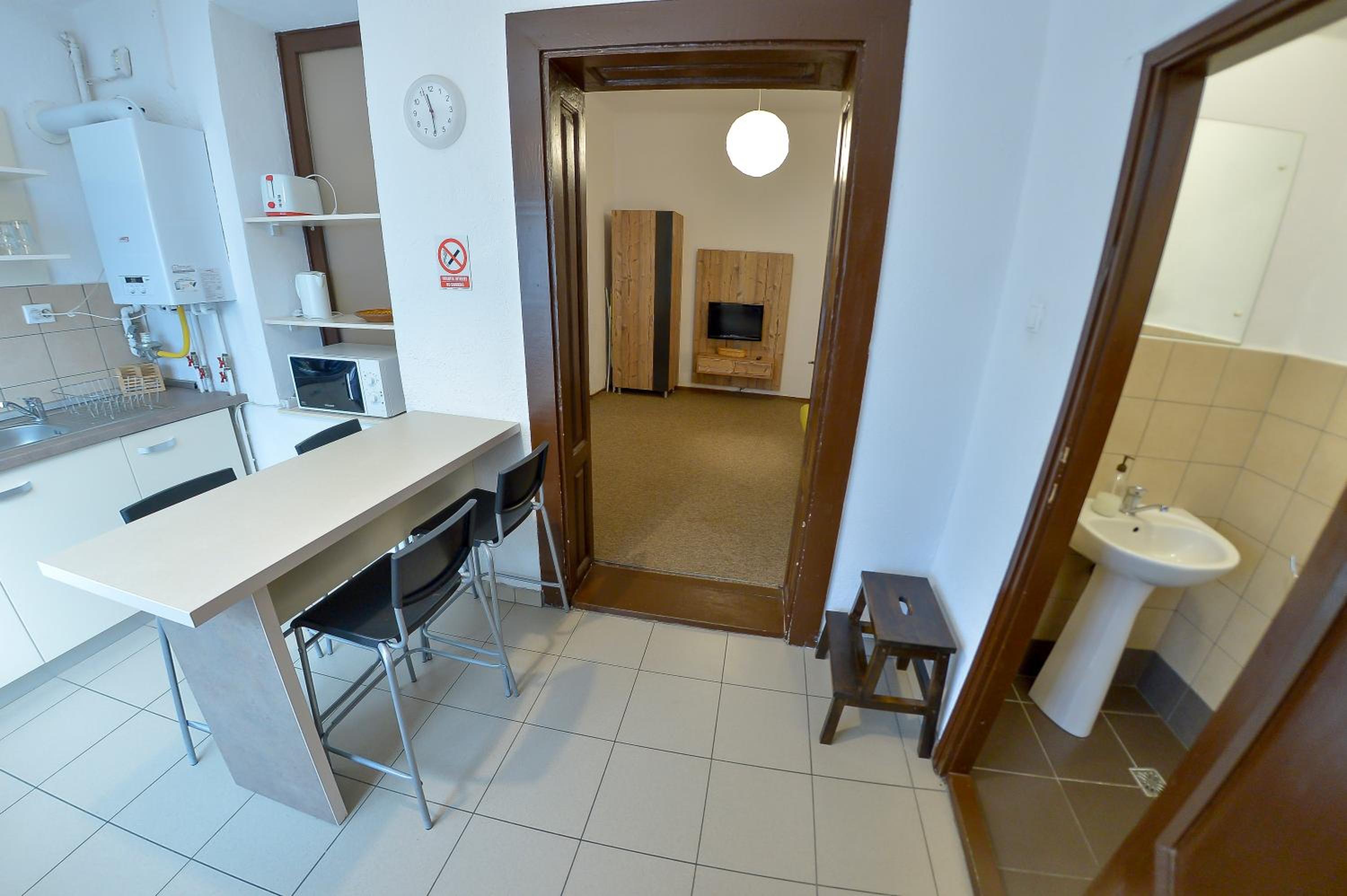 One-Bedroom Apartment - Photo 16