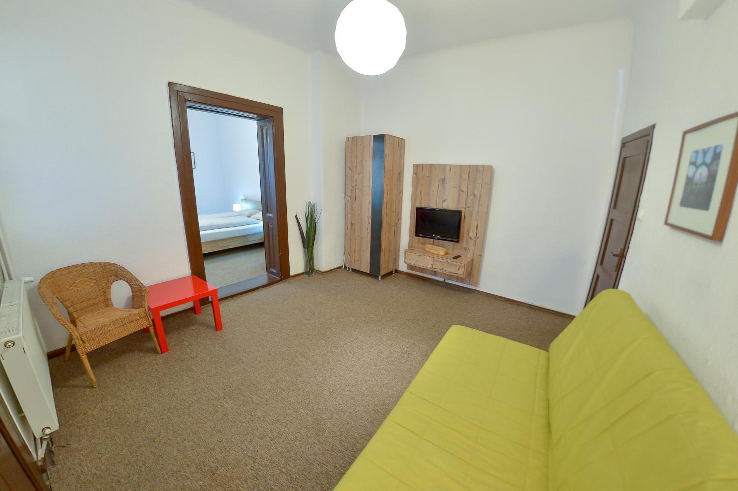 One-Bedroom Apartment - Photo 1