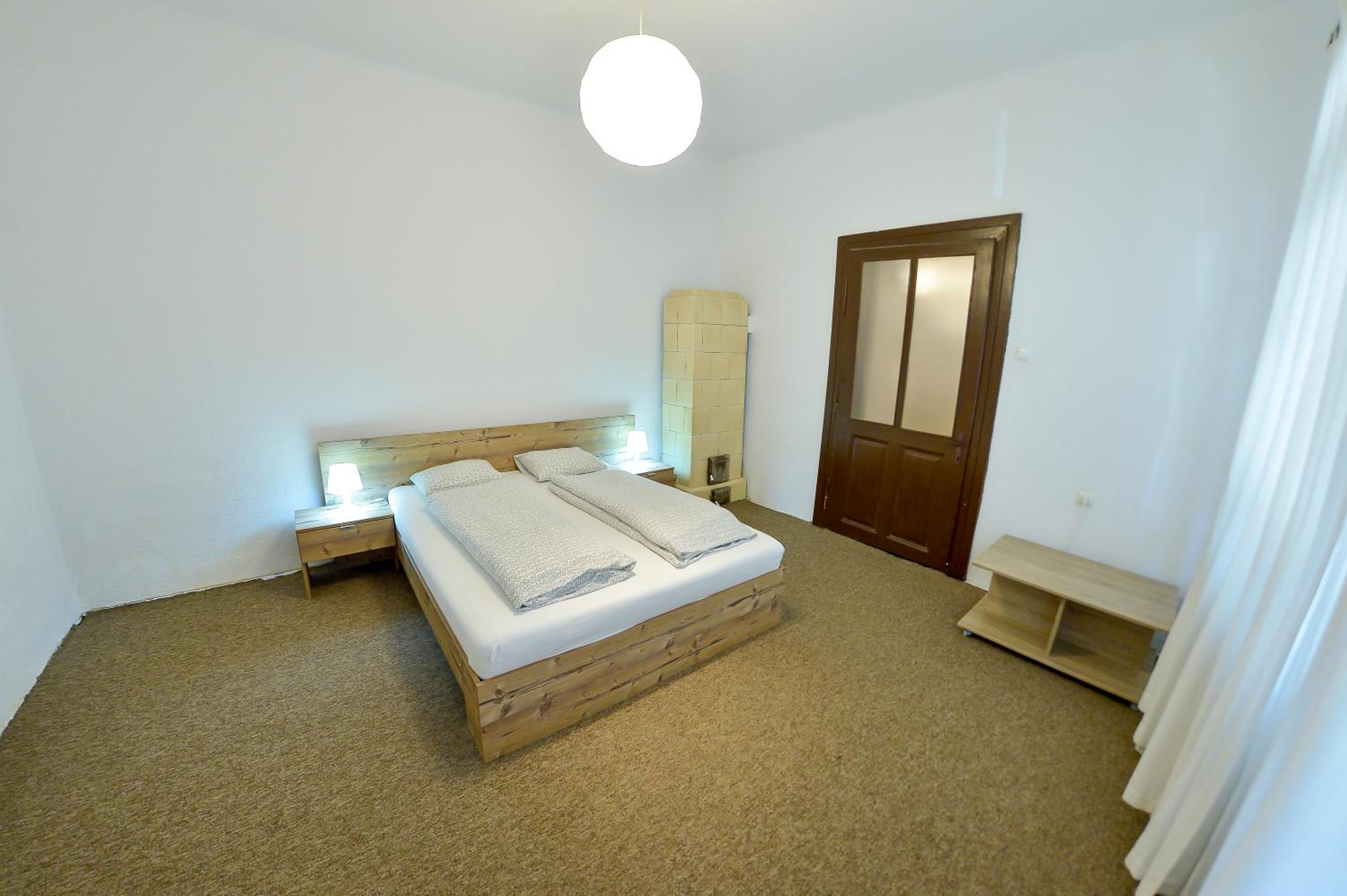 One-Bedroom Apartment - Photo 4