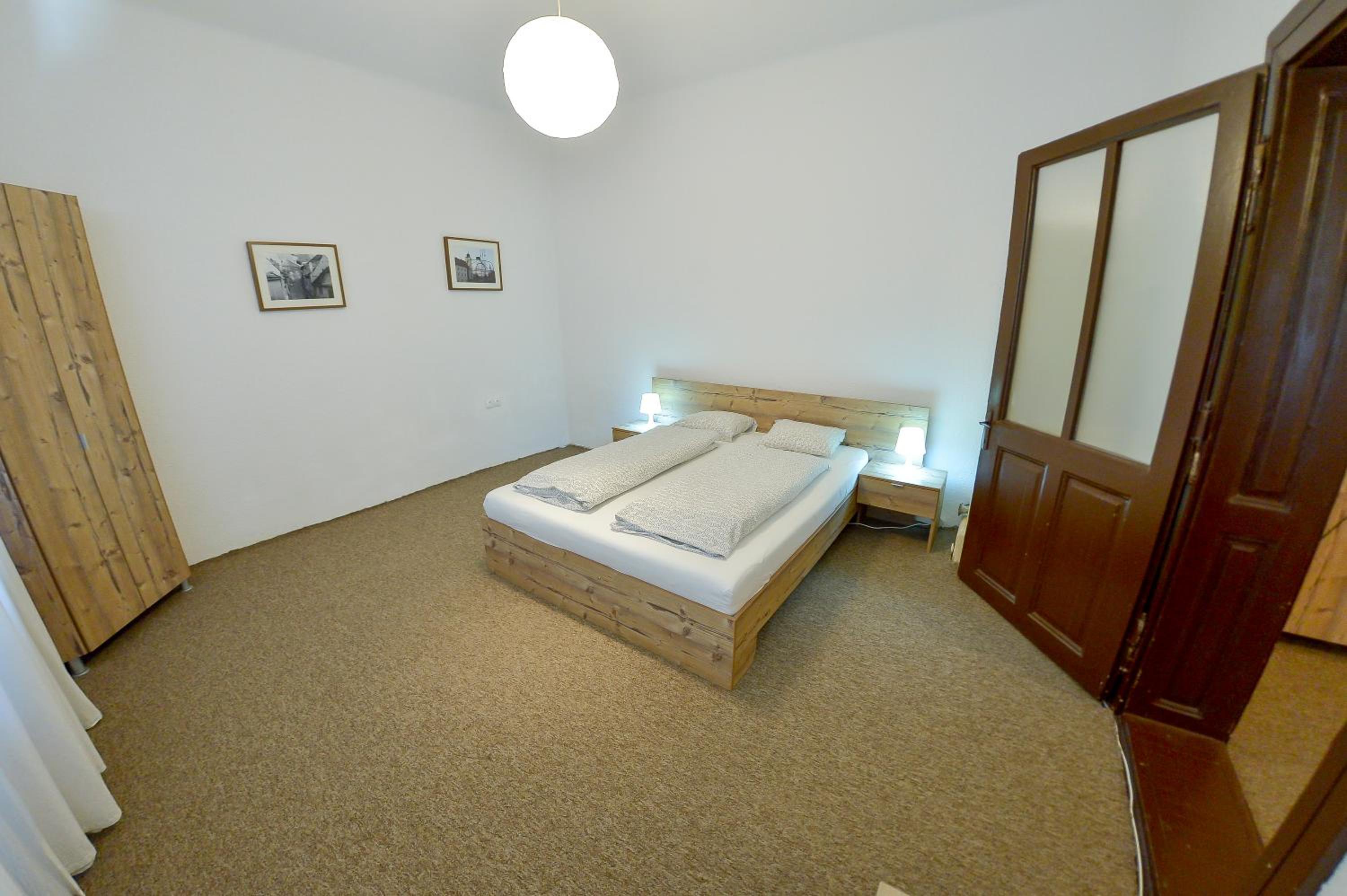 One-Bedroom Apartment - Photo 6
