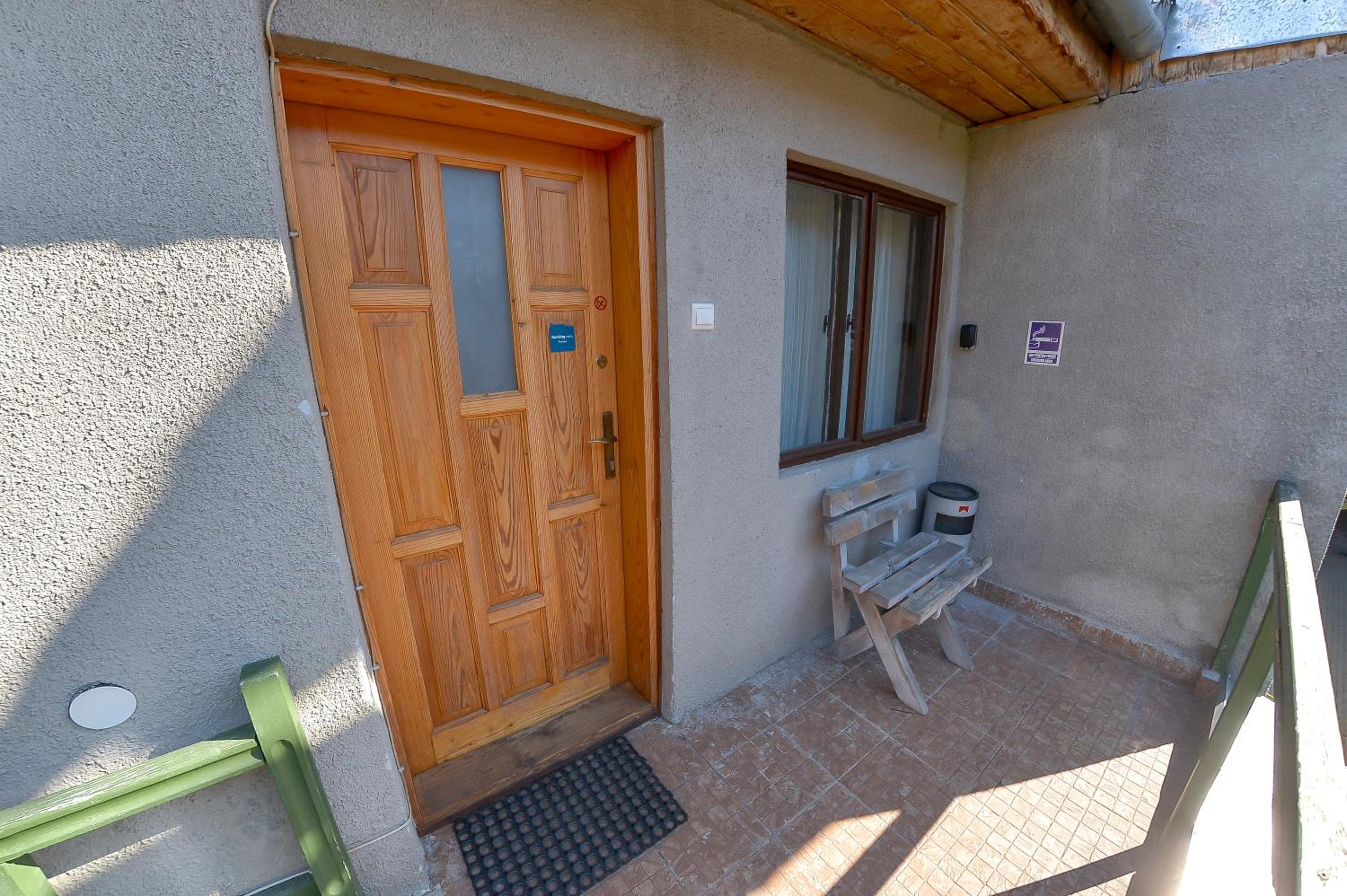 One-Bedroom Apartment with Balcony - Photo 18