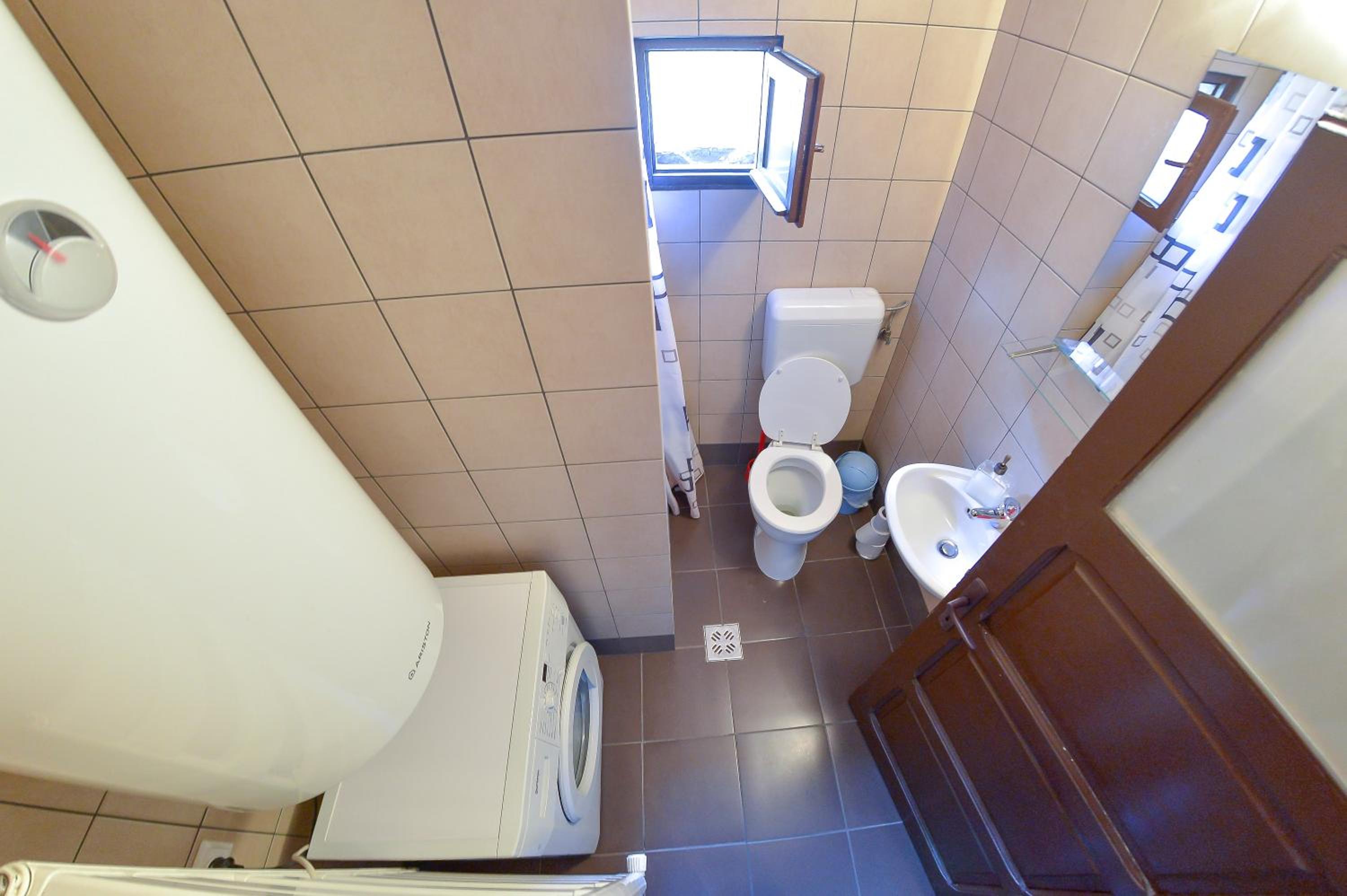 One-Bedroom Apartment with Balcony - Photo 11