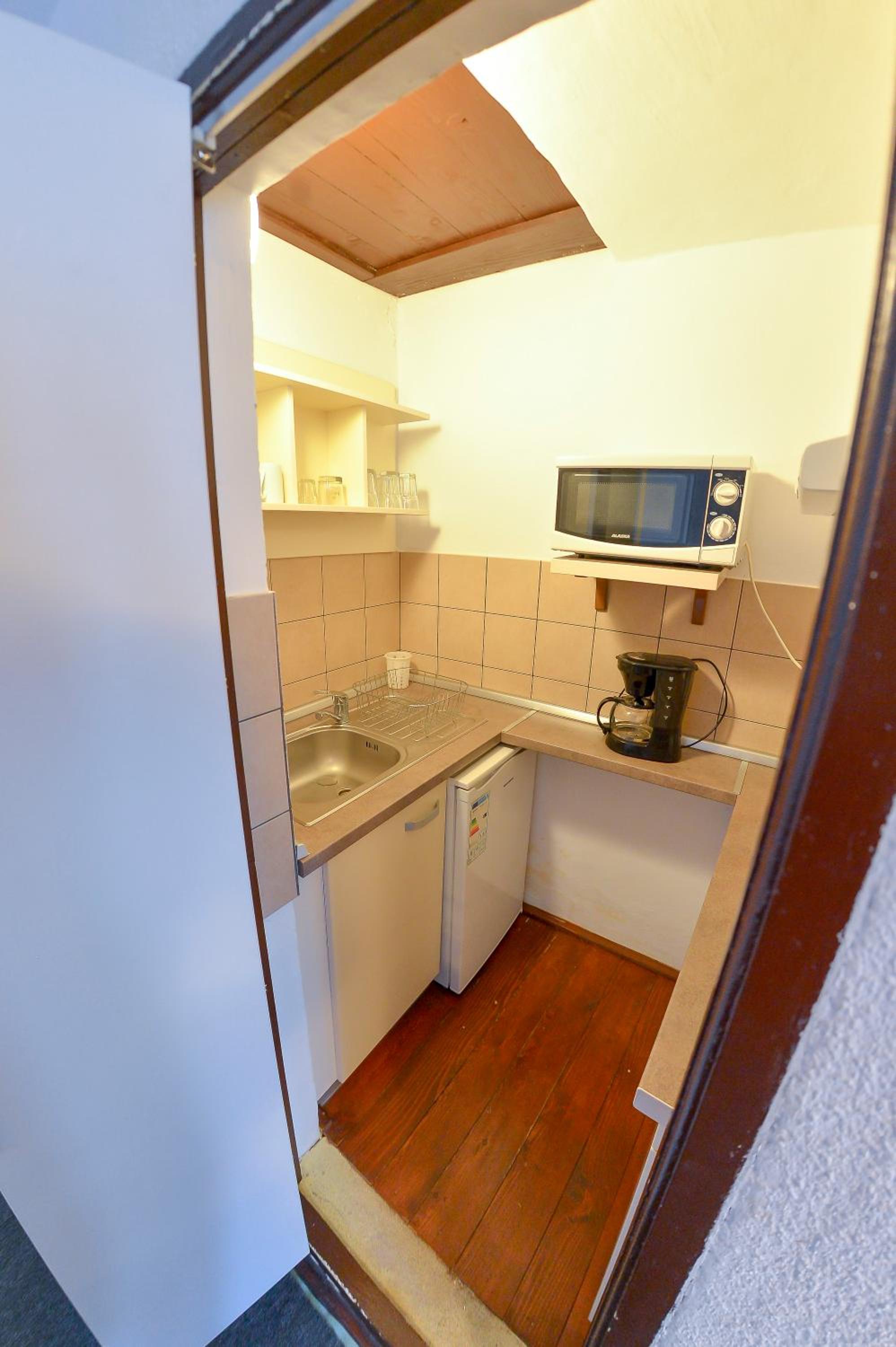 One-Bedroom Apartment with Balcony - Photo 8