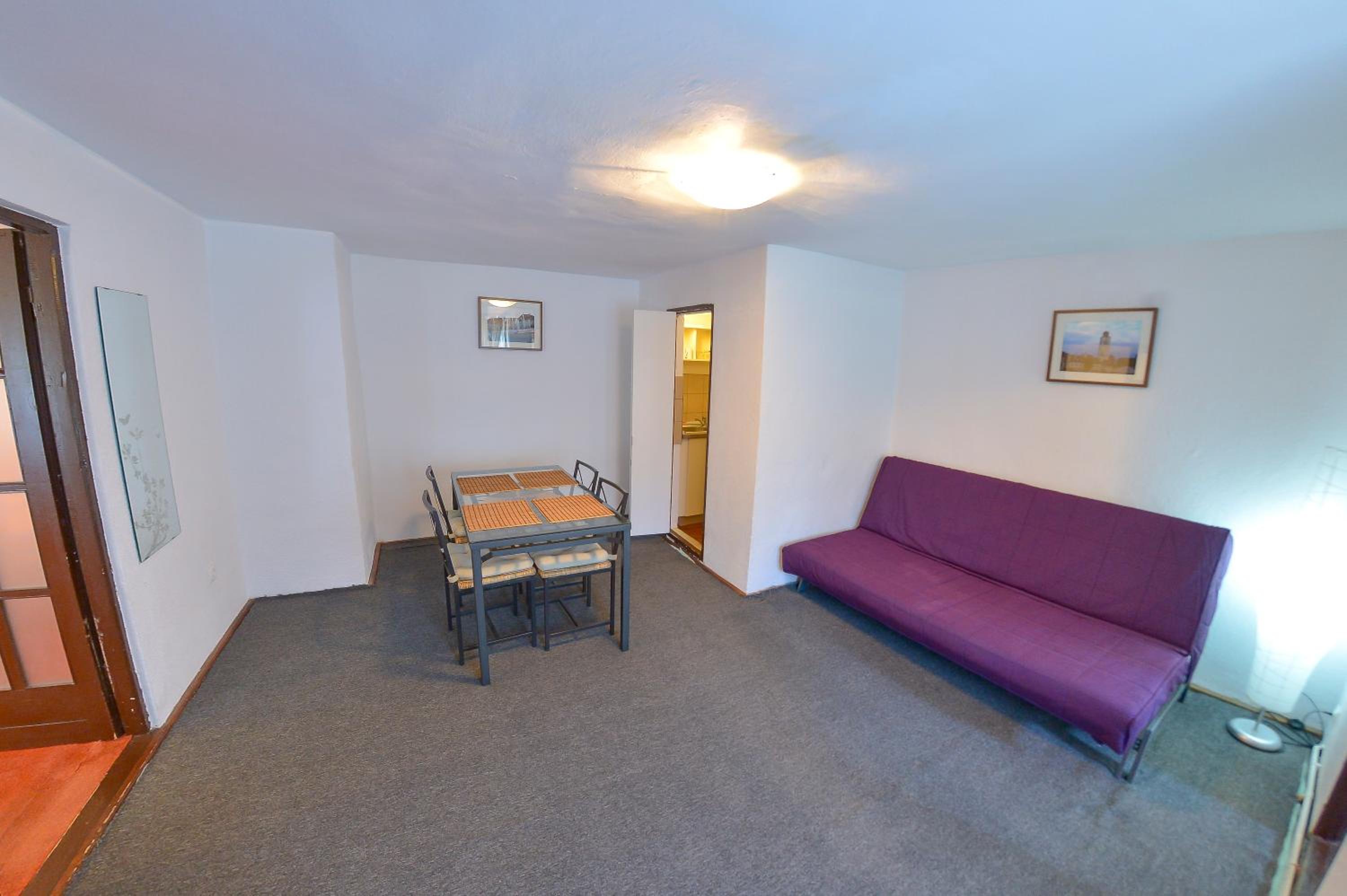 One-Bedroom Apartment with Balcony - Photo 3