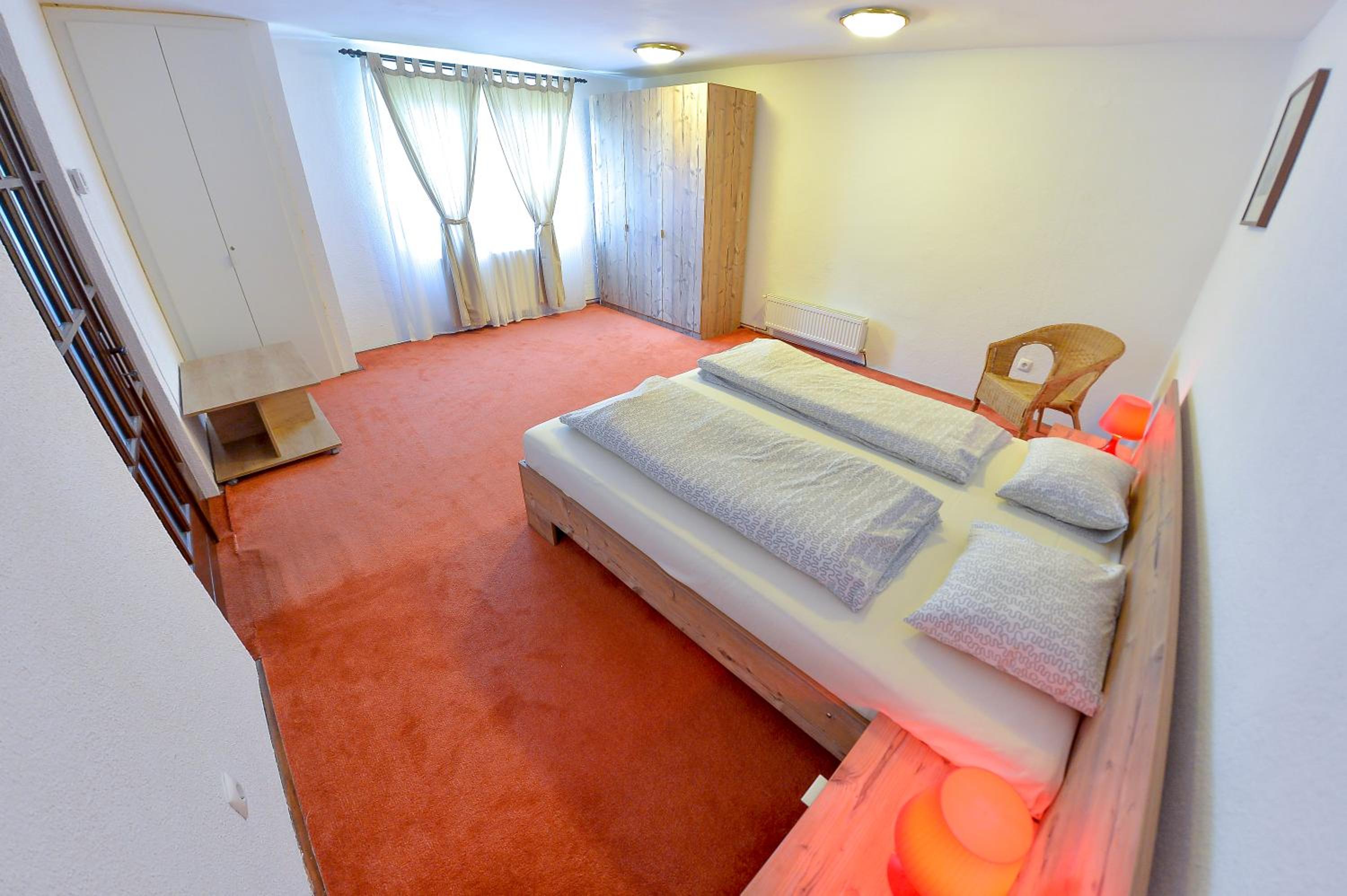 One-Bedroom Apartment with Balcony - Photo 5