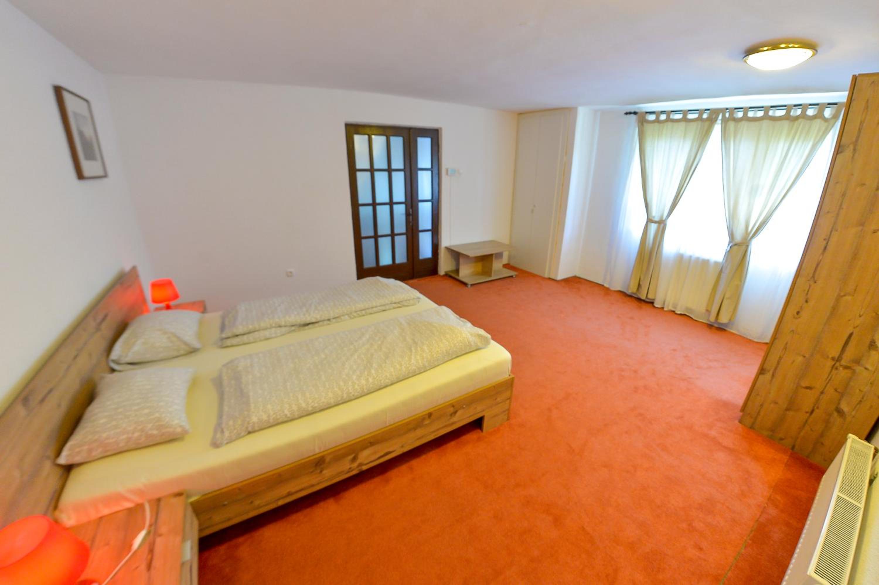 One-Bedroom Apartment with Balcony - Photo 6
