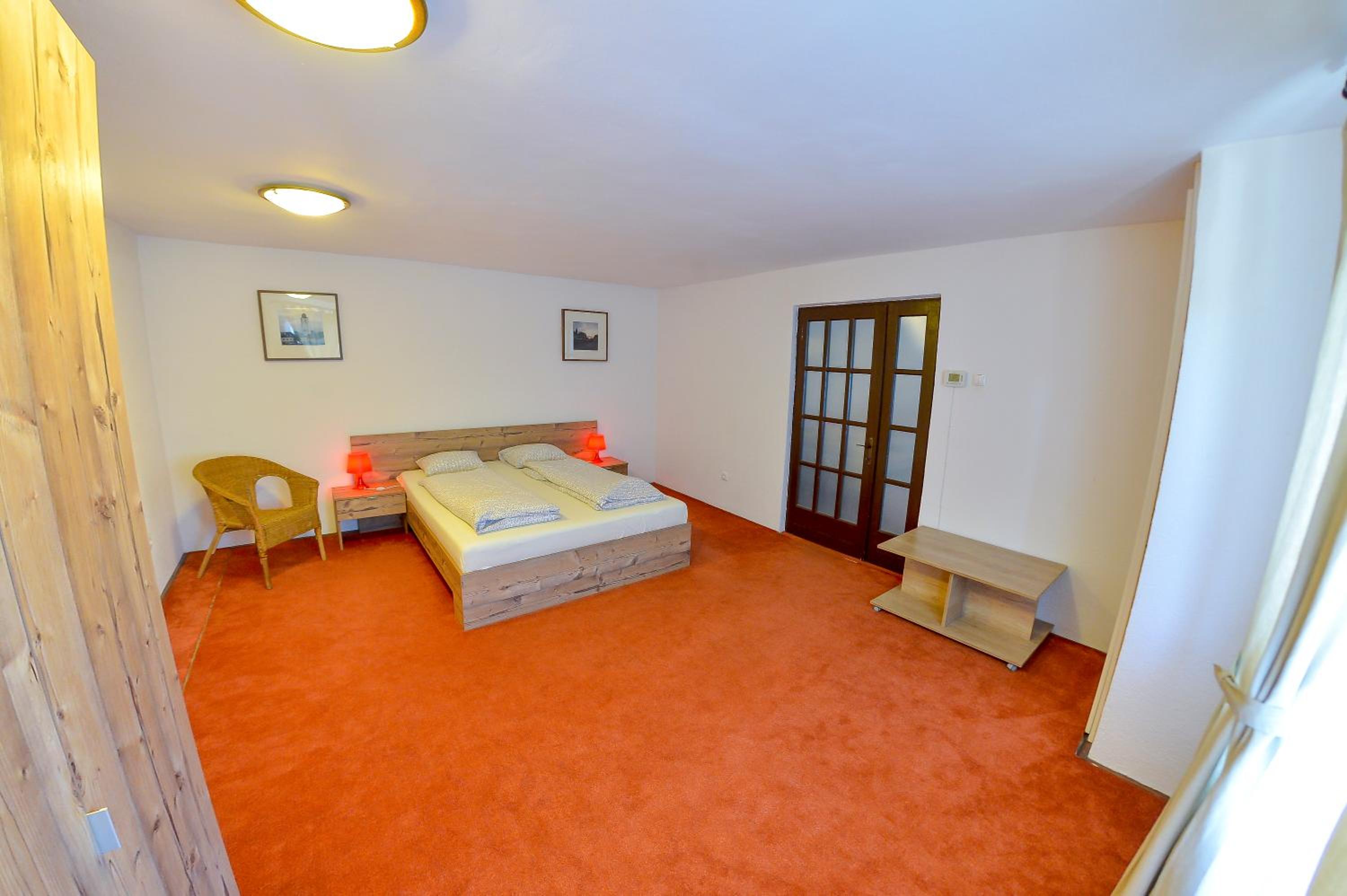 One-Bedroom Apartment with Balcony - Photo 15