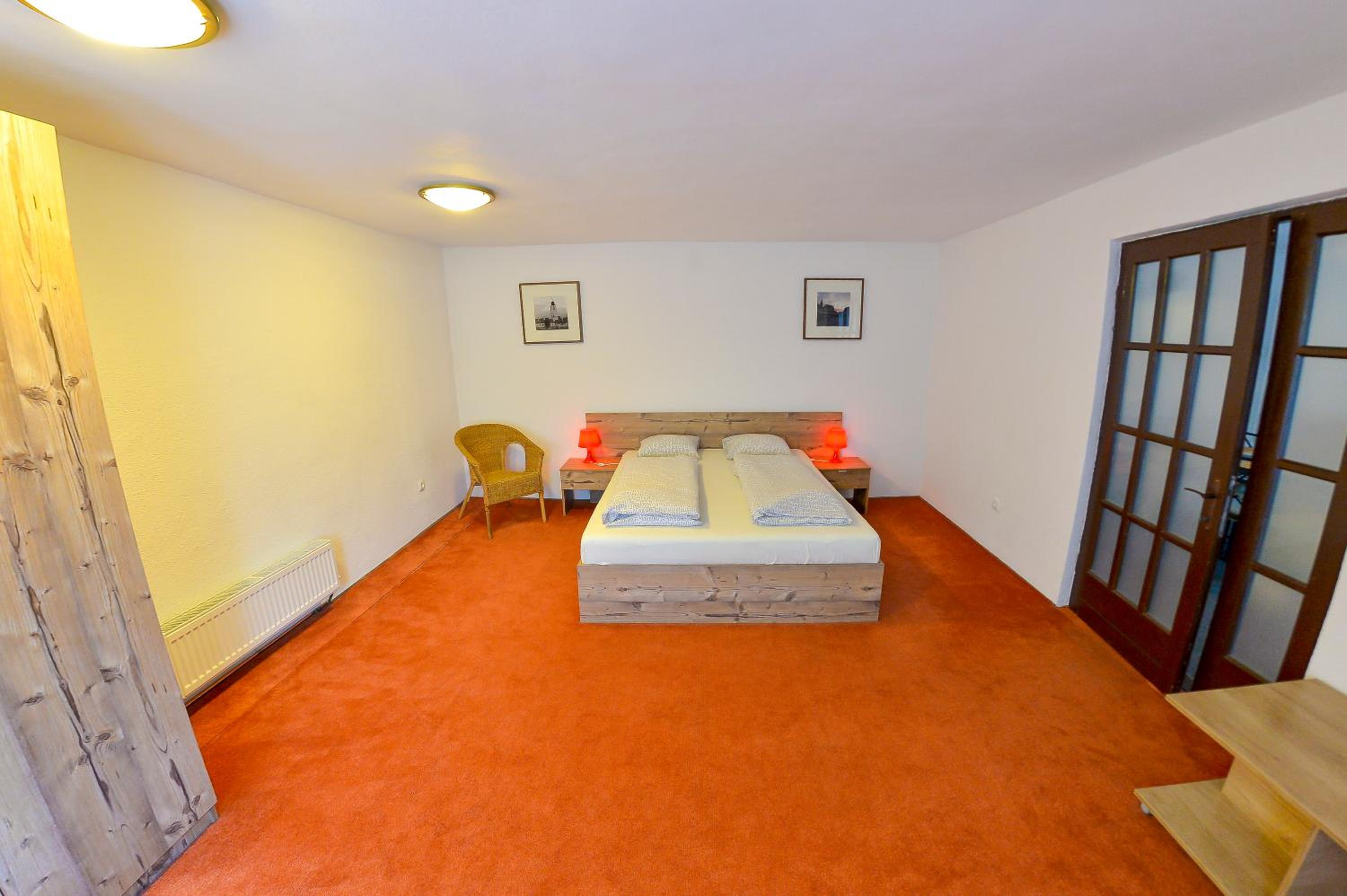 One-Bedroom Apartment with Balcony - Photo 17