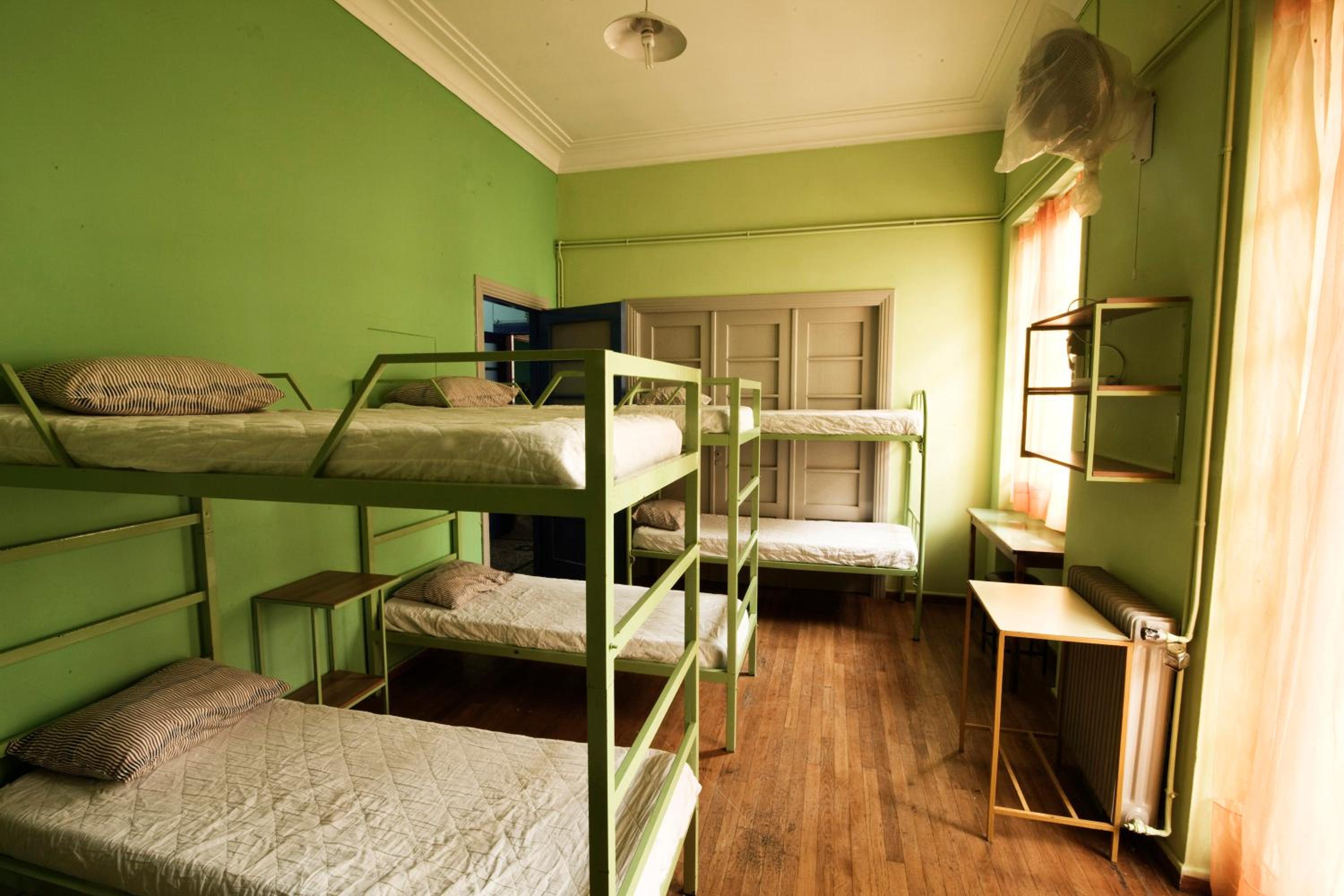 Single Bed in 8-Bed Mixed Dormitory Room photo 2