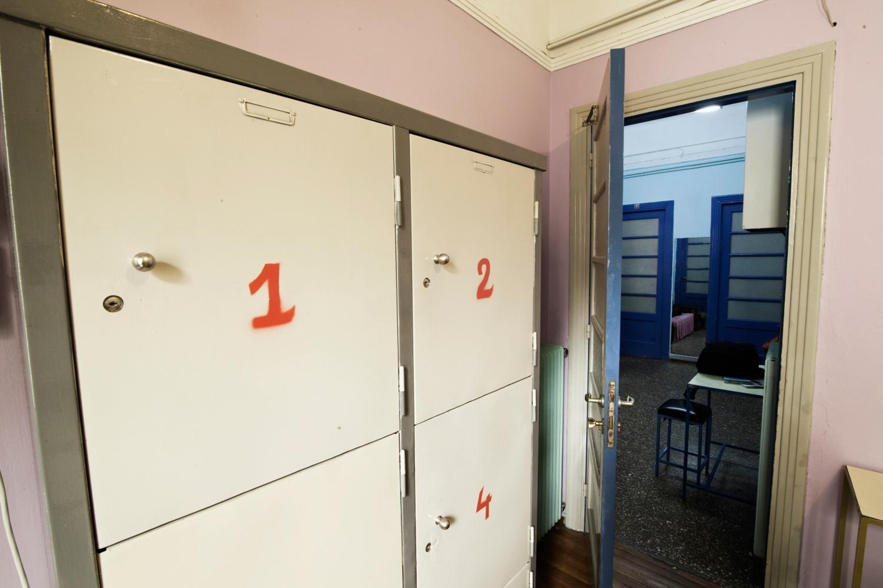 Single Bed in 8-Bed Mixed Dormitory Room photo 1