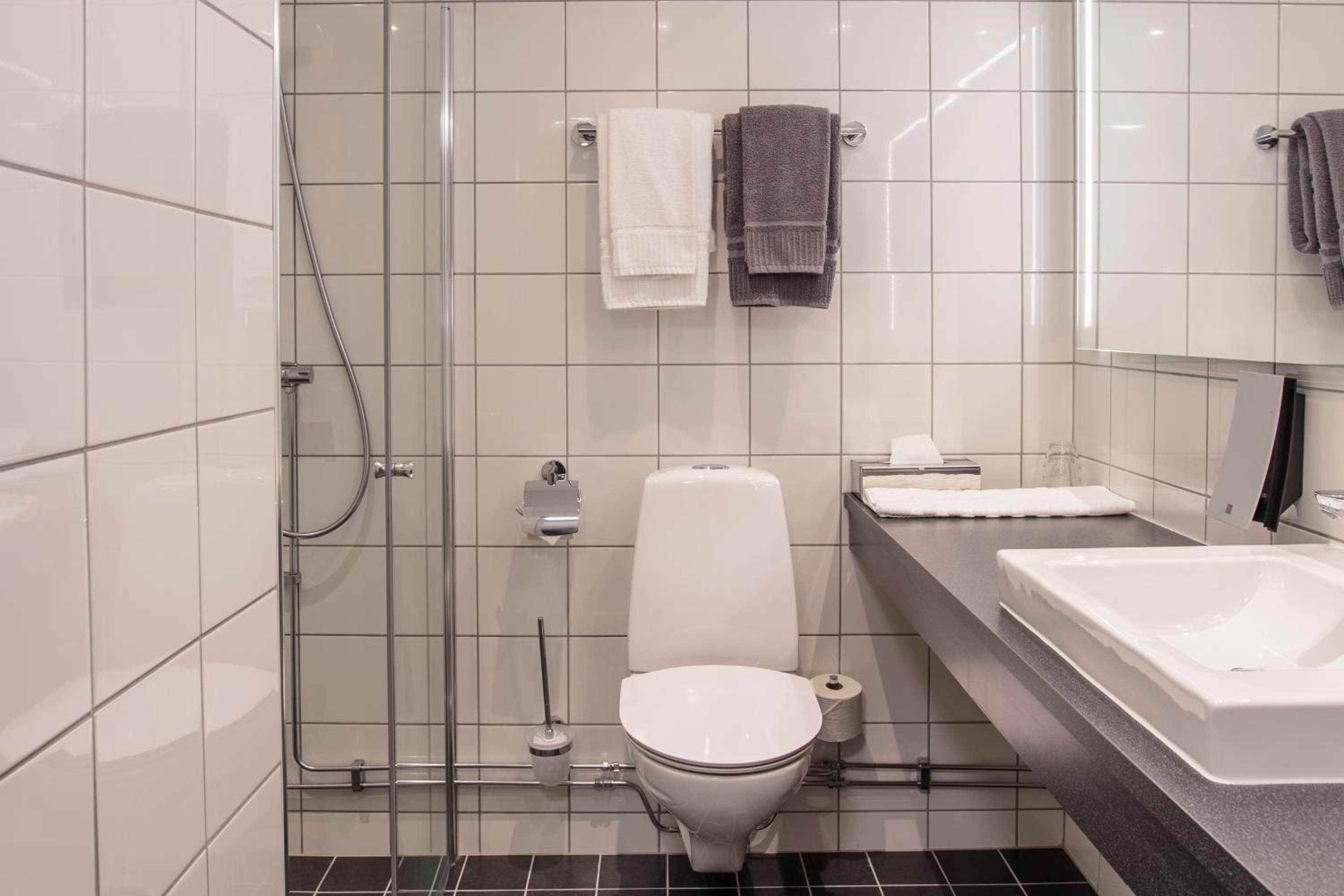 Standard Twin Room - Photo 2