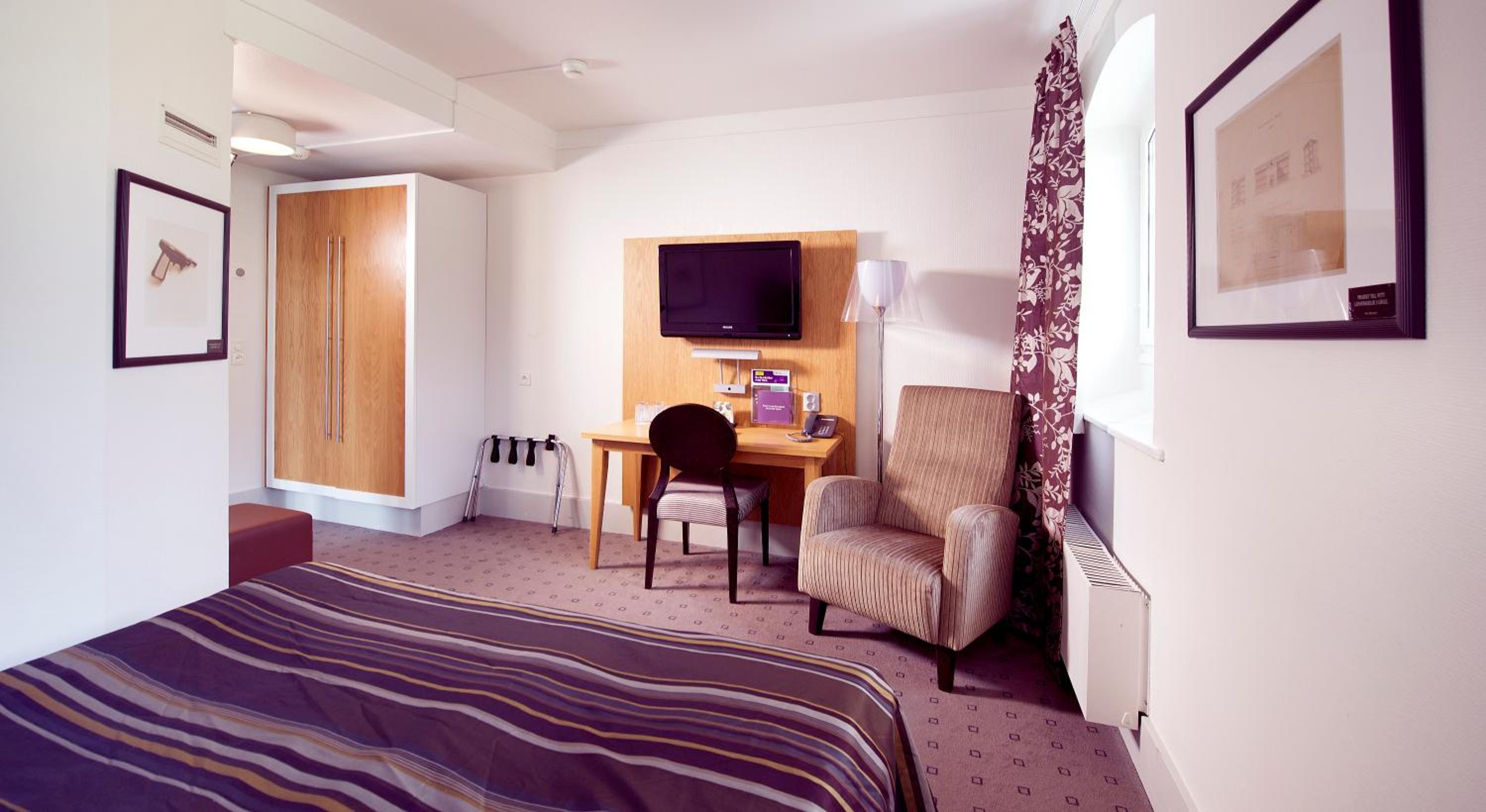 Standard Double or Twin Room - Photo 2