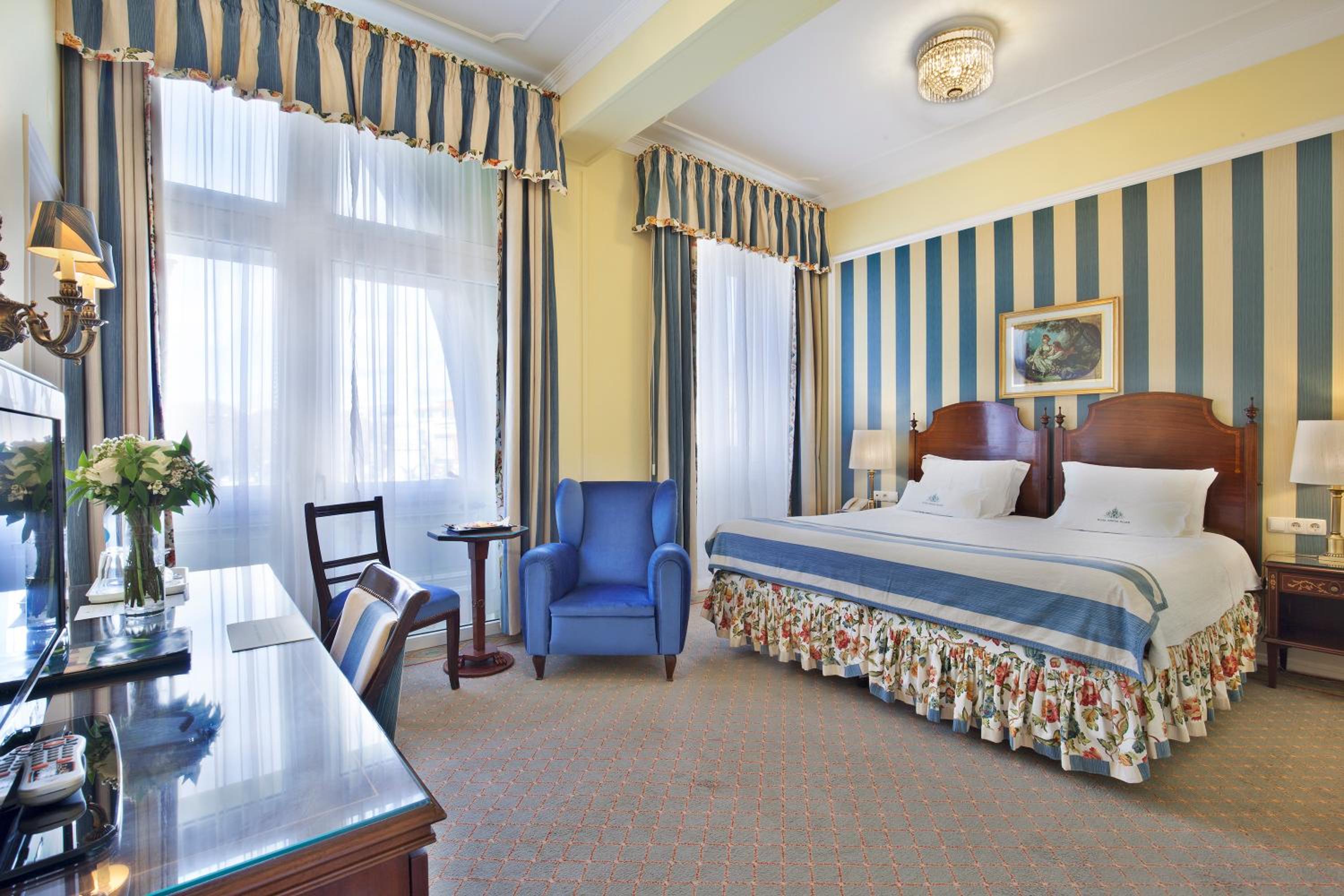 Superior Double or Twin Room - Photo 2
